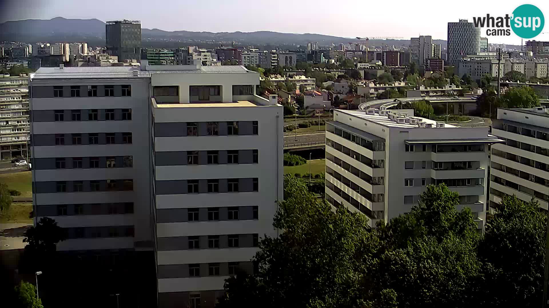 Rond-point en direct traversant les avenues Slavonska et Marin Držić à Zagreb webcam
