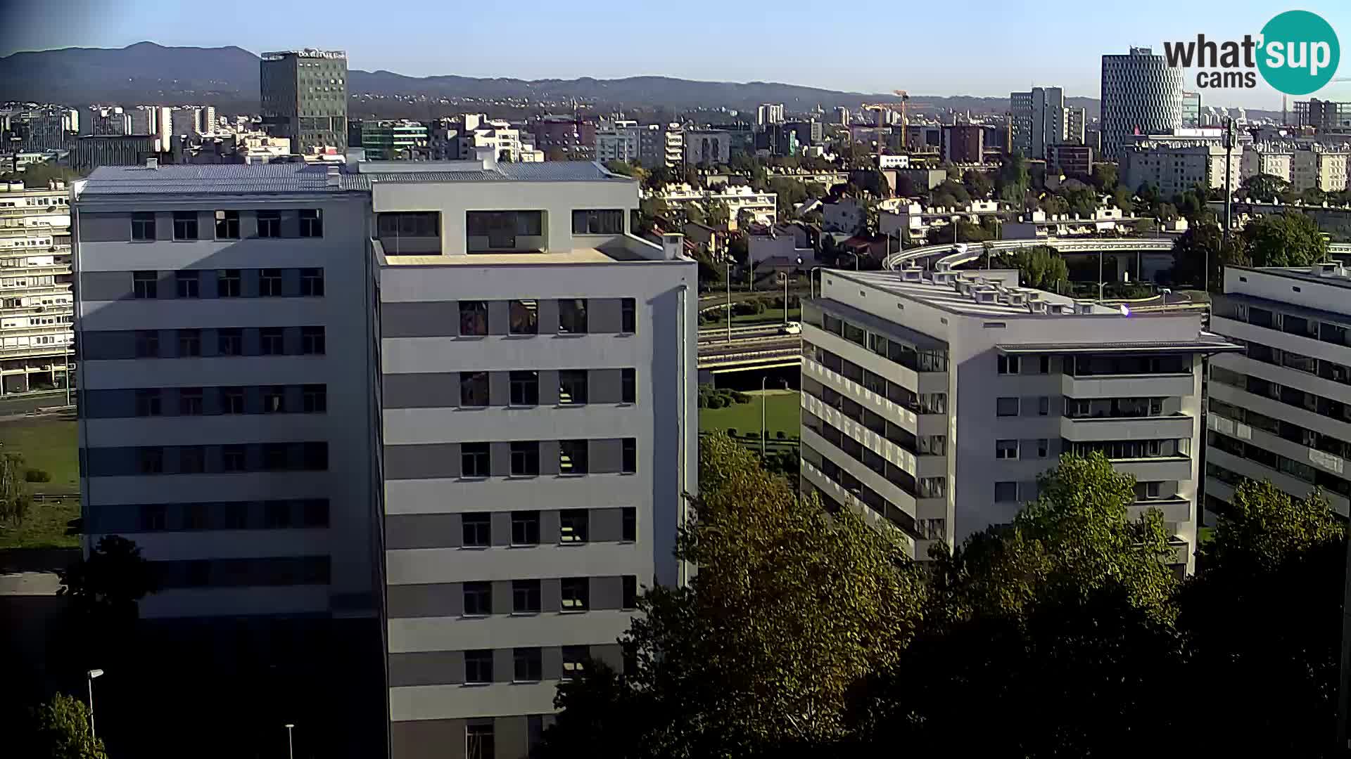 Rond-point en direct traversant les avenues Slavonska et Marin Držić à Zagreb webcam