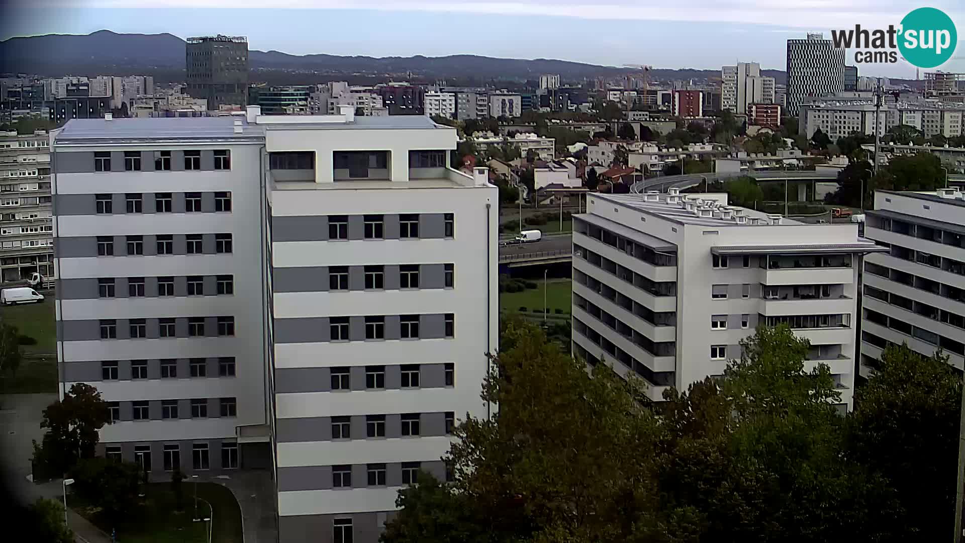 Rond-point en direct traversant les avenues Slavonska et Marin Držić à Zagreb webcam