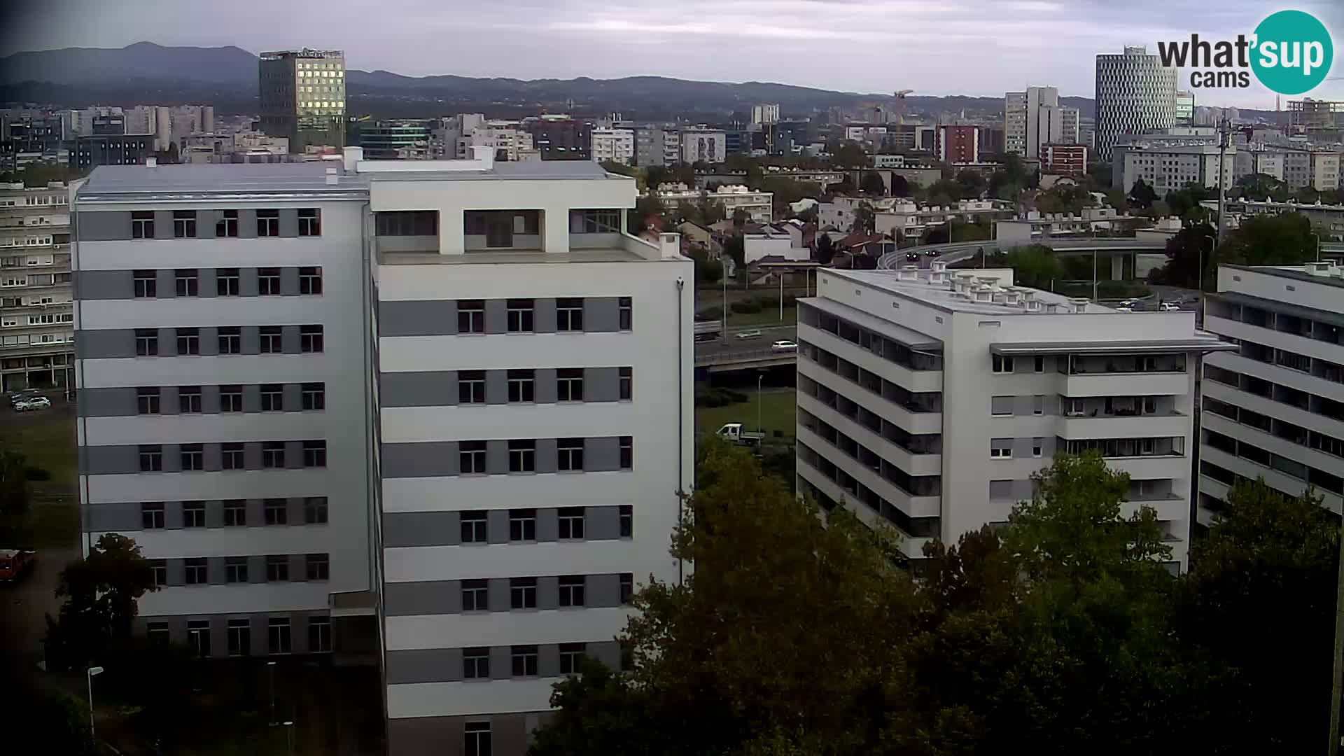Rond-point en direct traversant les avenues Slavonska et Marin Držić à Zagreb webcam
