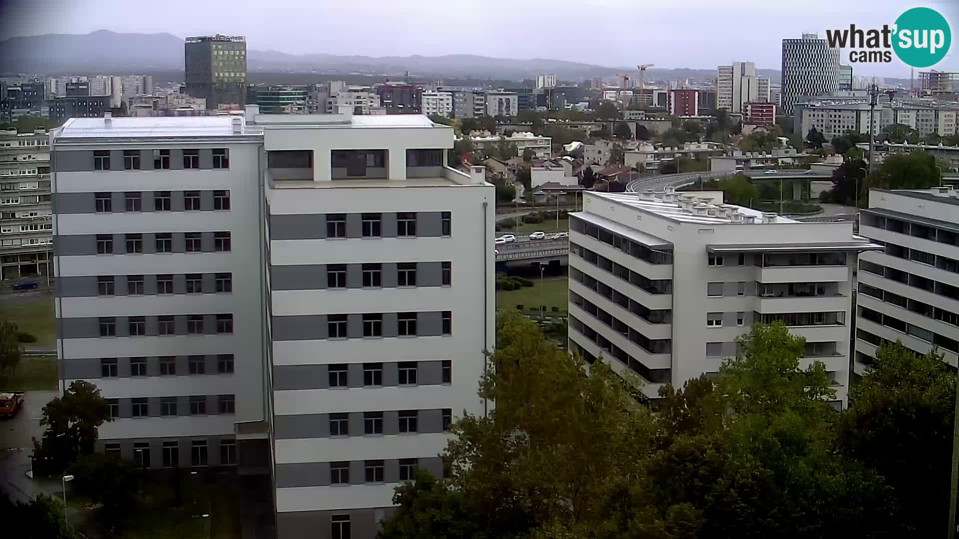 Rond-point en direct traversant les avenues Slavonska et Marin Držić à Zagreb webcam