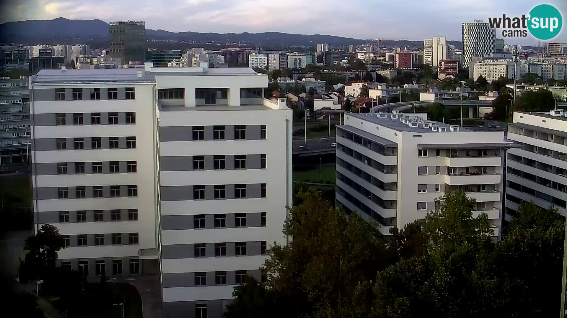 Live-Kreisverkehr Slavonska und Marin Držić Avenue zur Zagreb Webcam