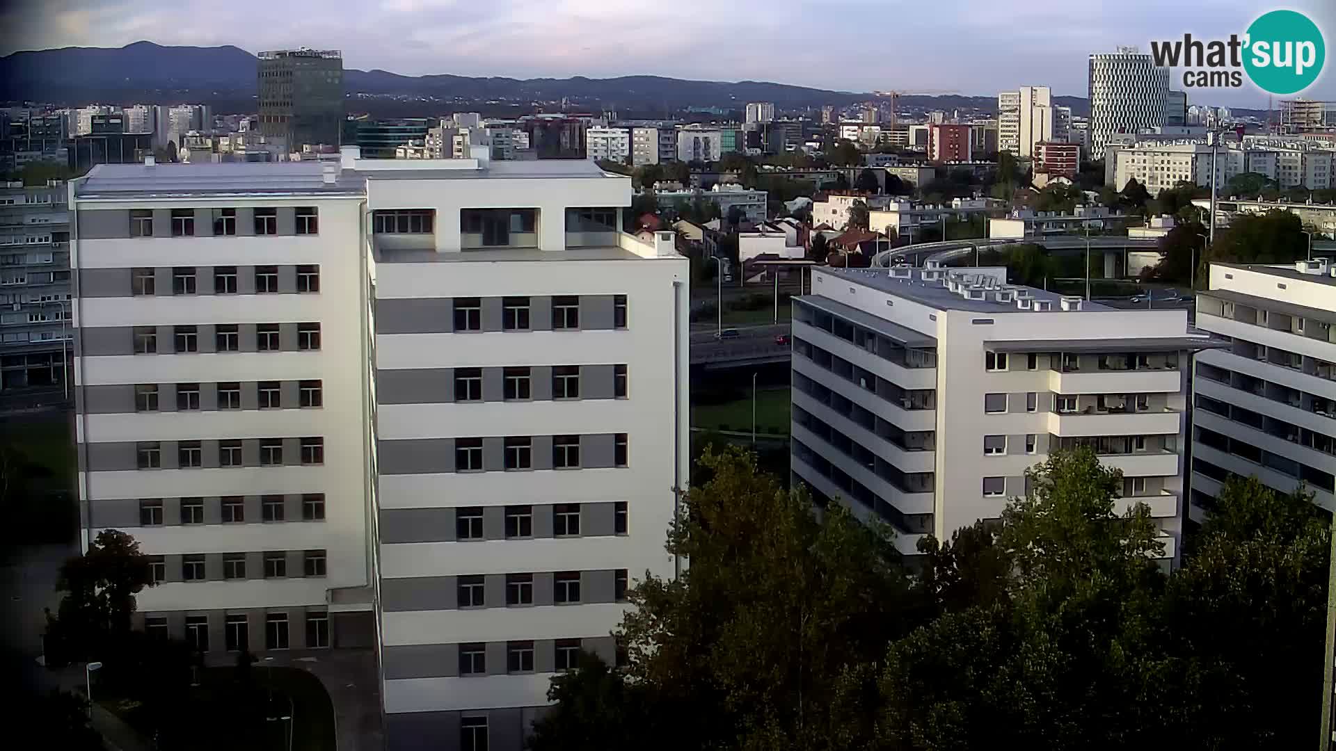 Rond-point en direct traversant les avenues Slavonska et Marin Držić à Zagreb webcam