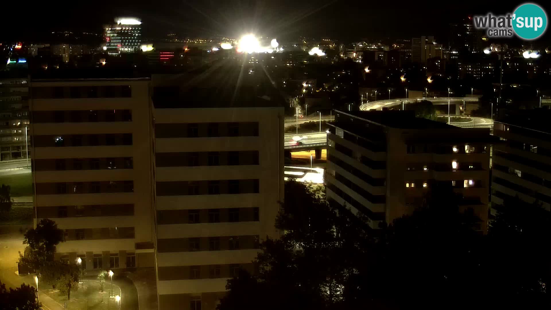 Rond-point en direct traversant les avenues Slavonska et Marin Držić à Zagreb webcam