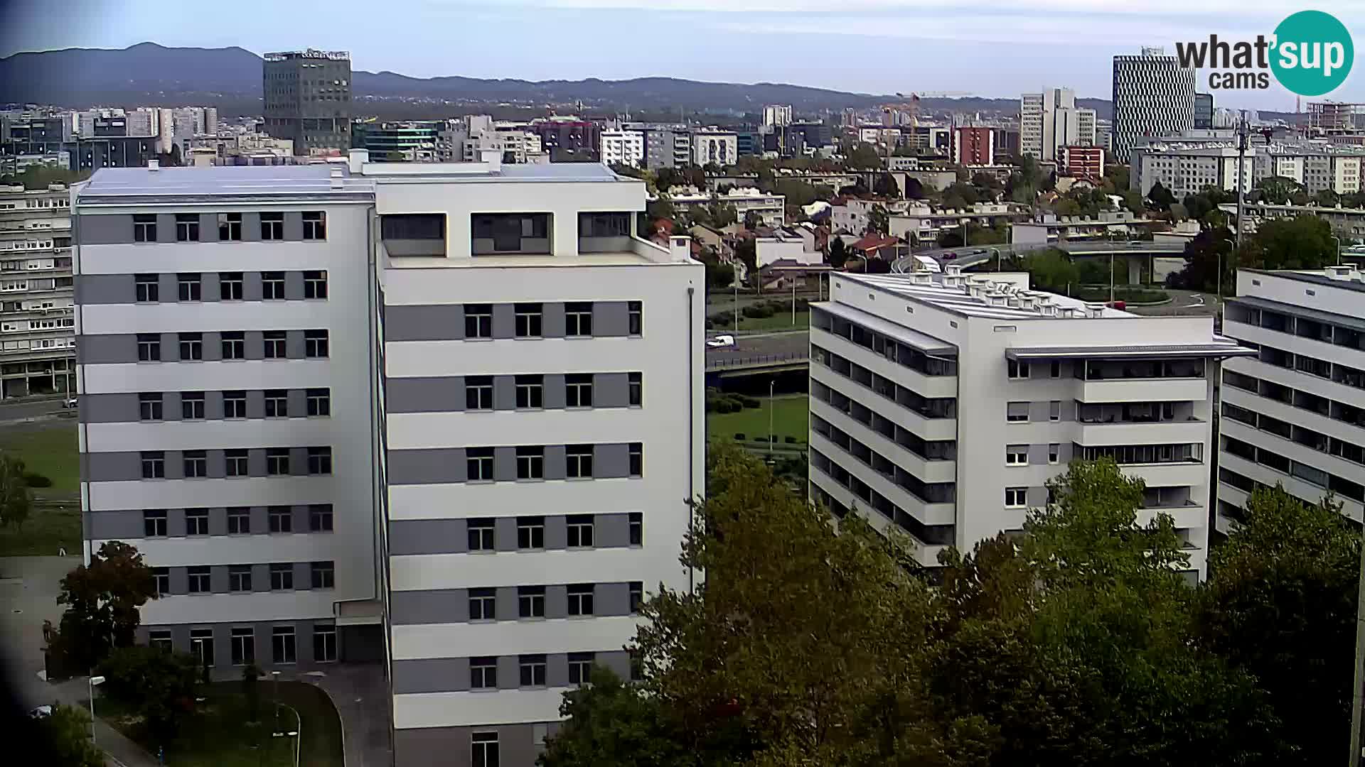 Rond-point en direct traversant les avenues Slavonska et Marin Držić à Zagreb webcam