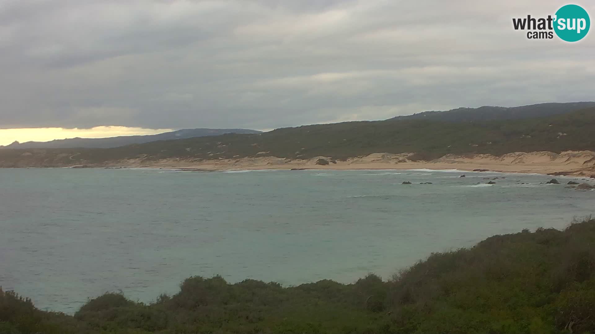 Plaža Naracu Nieddu spletna kamera – Aglientu – Sardinija