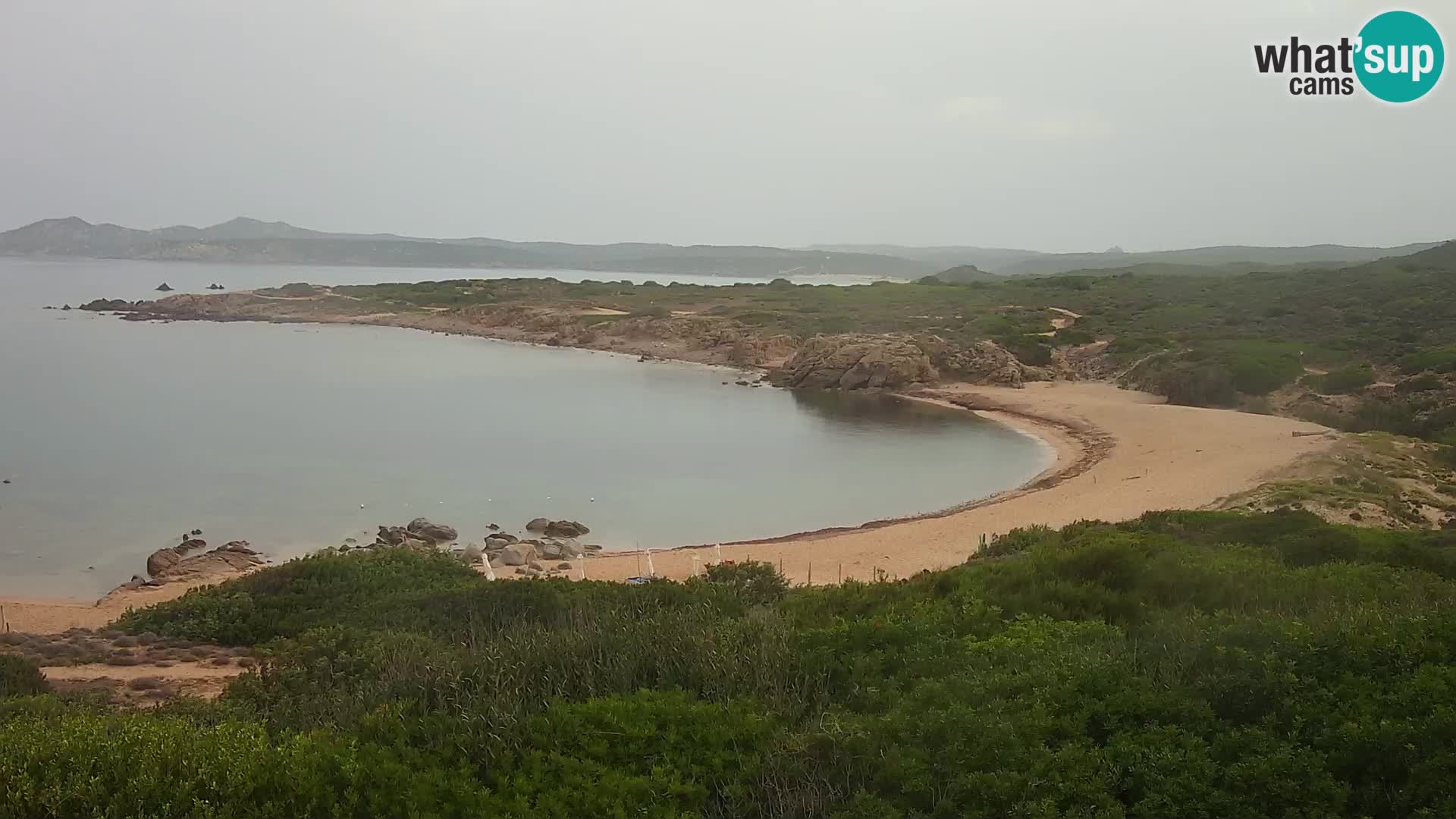 Spletna kamera v živo Plaža Cala Pischina – Aglientu – Sardinija