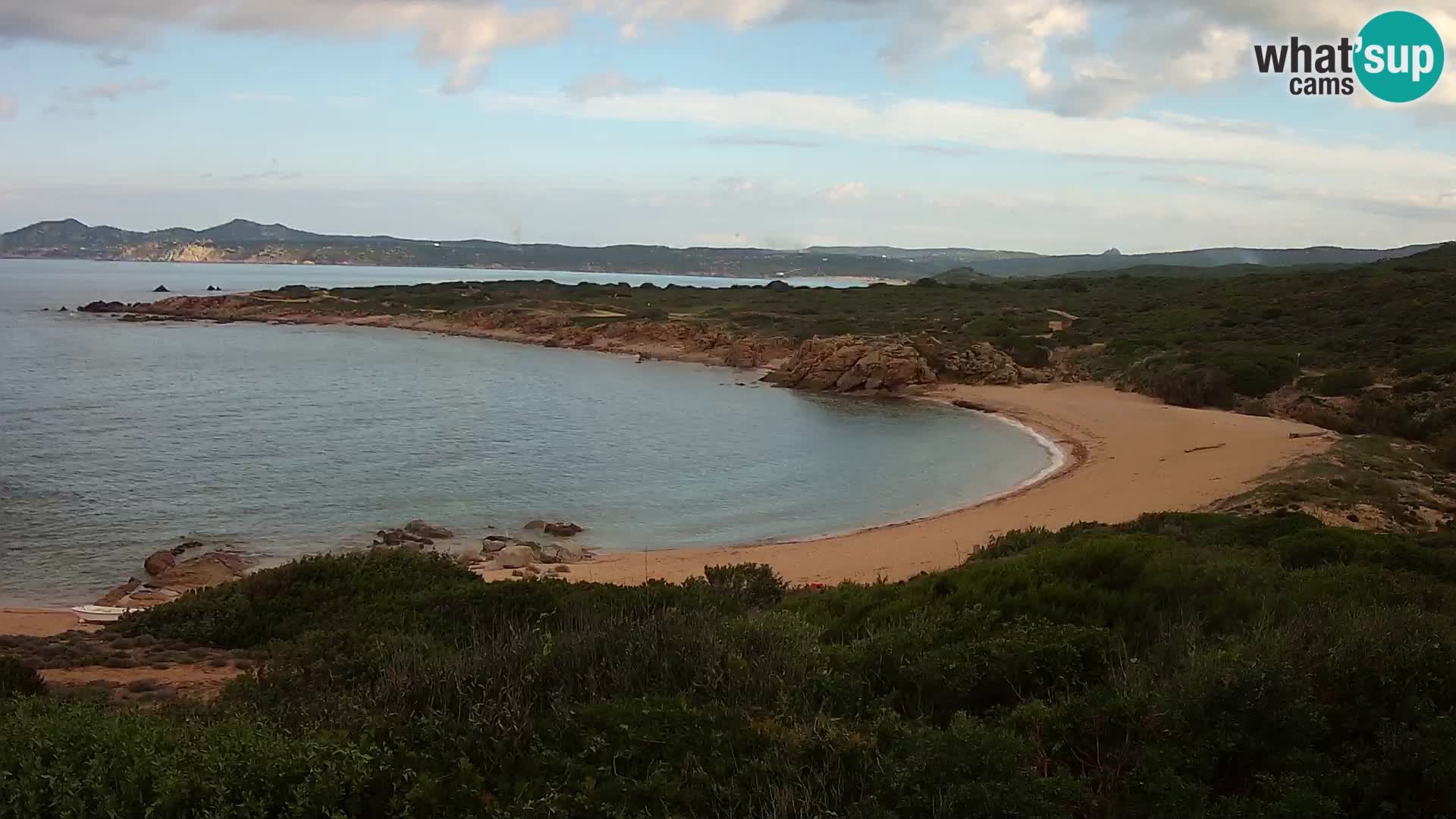 Spletna kamera v živo Plaža Cala Pischina – Aglientu – Sardinija