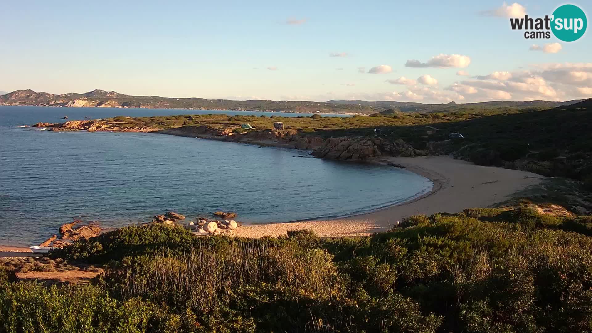 Spletna kamera v živo Plaža Cala Pischina – Aglientu – Sardinija