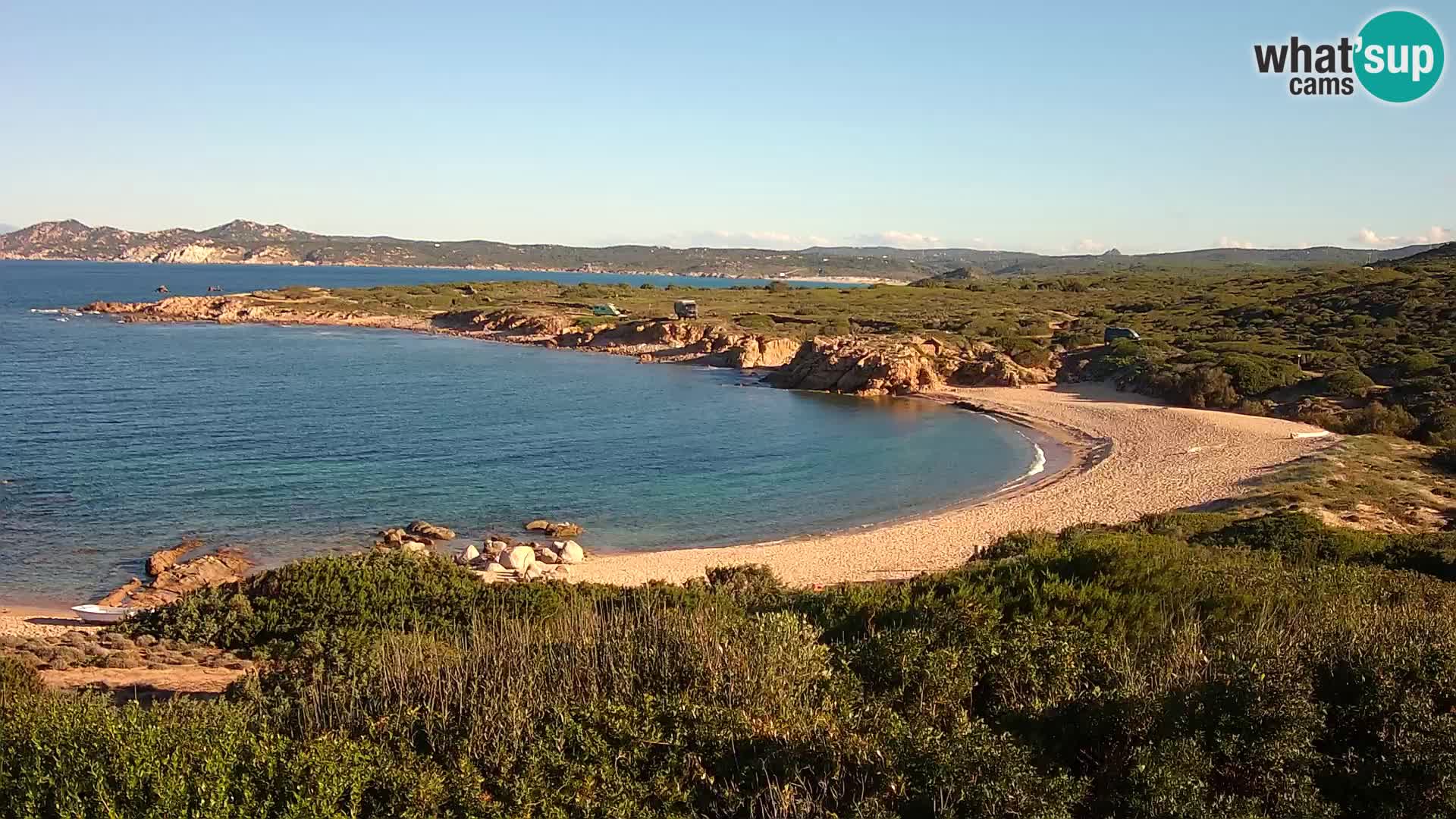 Spletna kamera v živo Plaža Cala Pischina – Aglientu – Sardinija