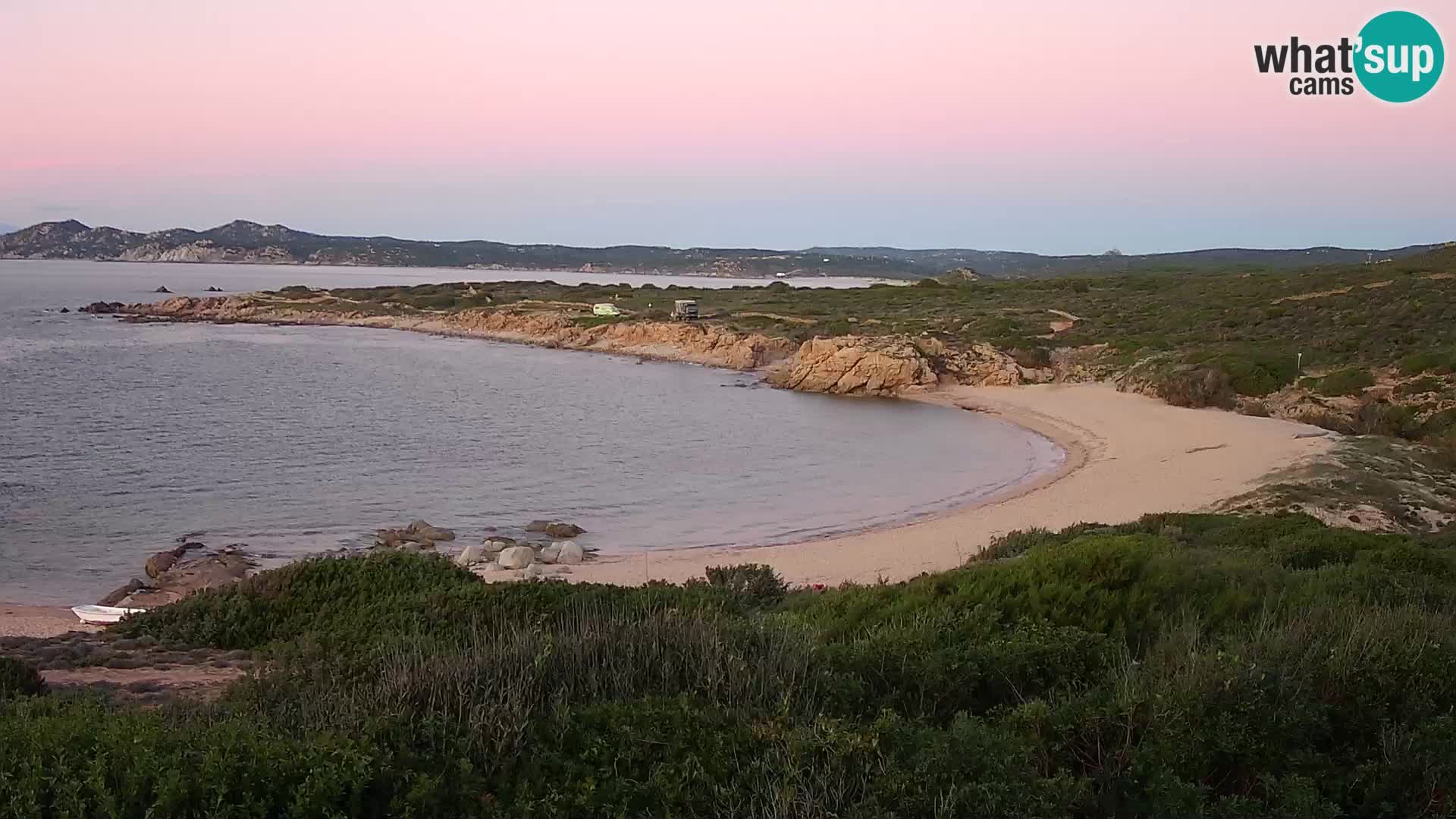 Spletna kamera v živo Plaža Cala Pischina – Aglientu – Sardinija