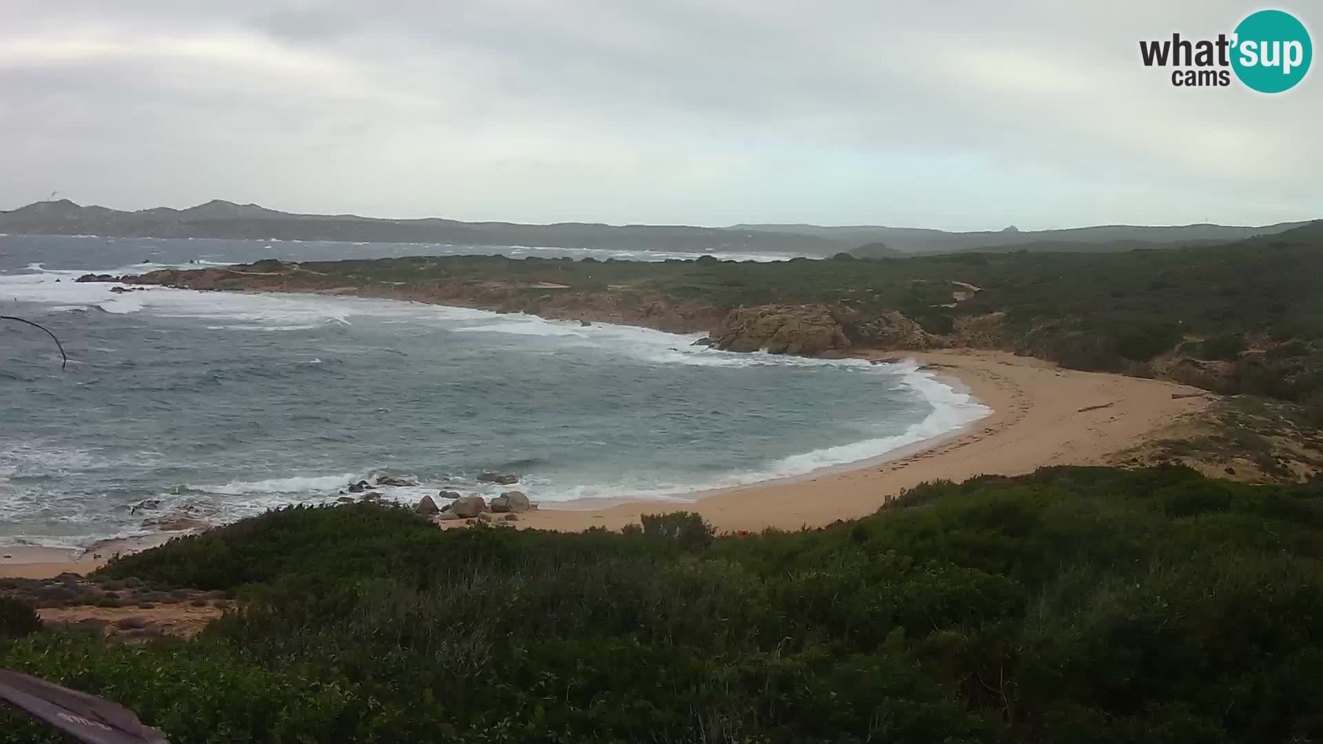 Spletna kamera v živo Plaža Cala Pischina – Aglientu – Sardinija