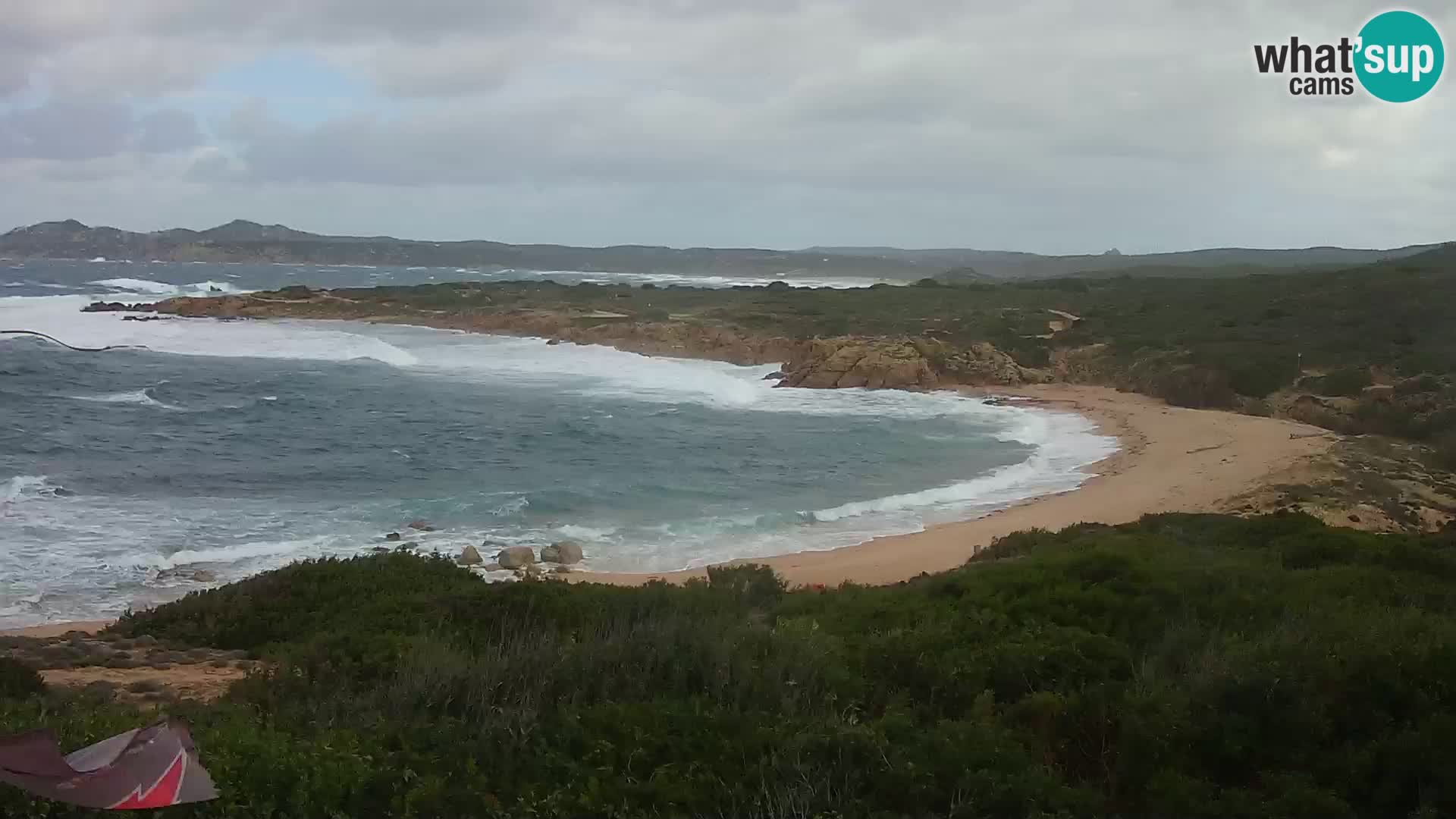 Spletna kamera v živo Plaža Cala Pischina – Aglientu – Sardinija