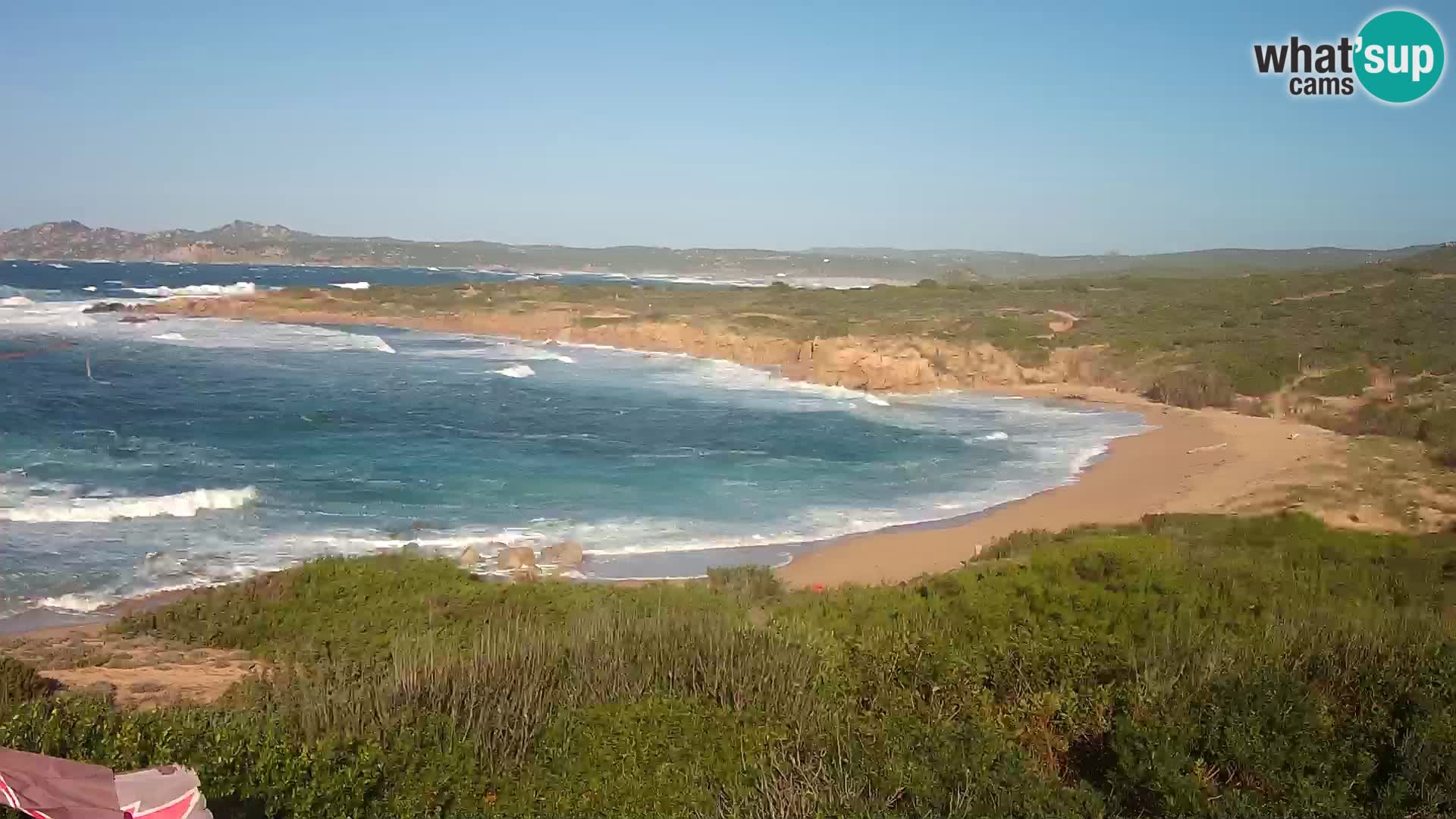 Spletna kamera v živo Plaža Cala Pischina – Aglientu – Sardinija