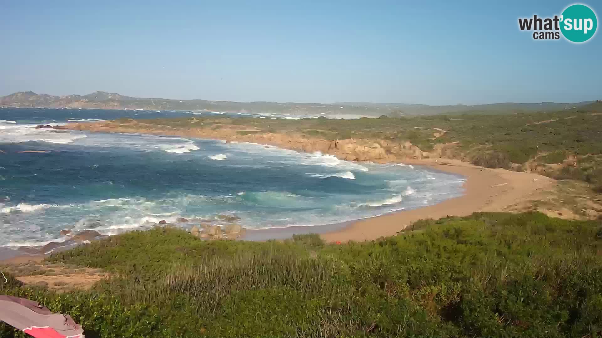 Spletna kamera v živo Plaža Cala Pischina – Aglientu – Sardinija