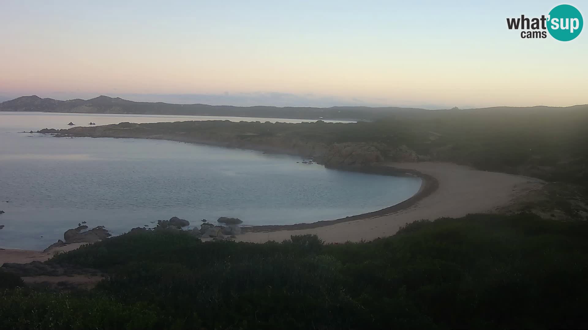 Spletna kamera v živo Plaža Cala Pischina – Aglientu – Sardinija