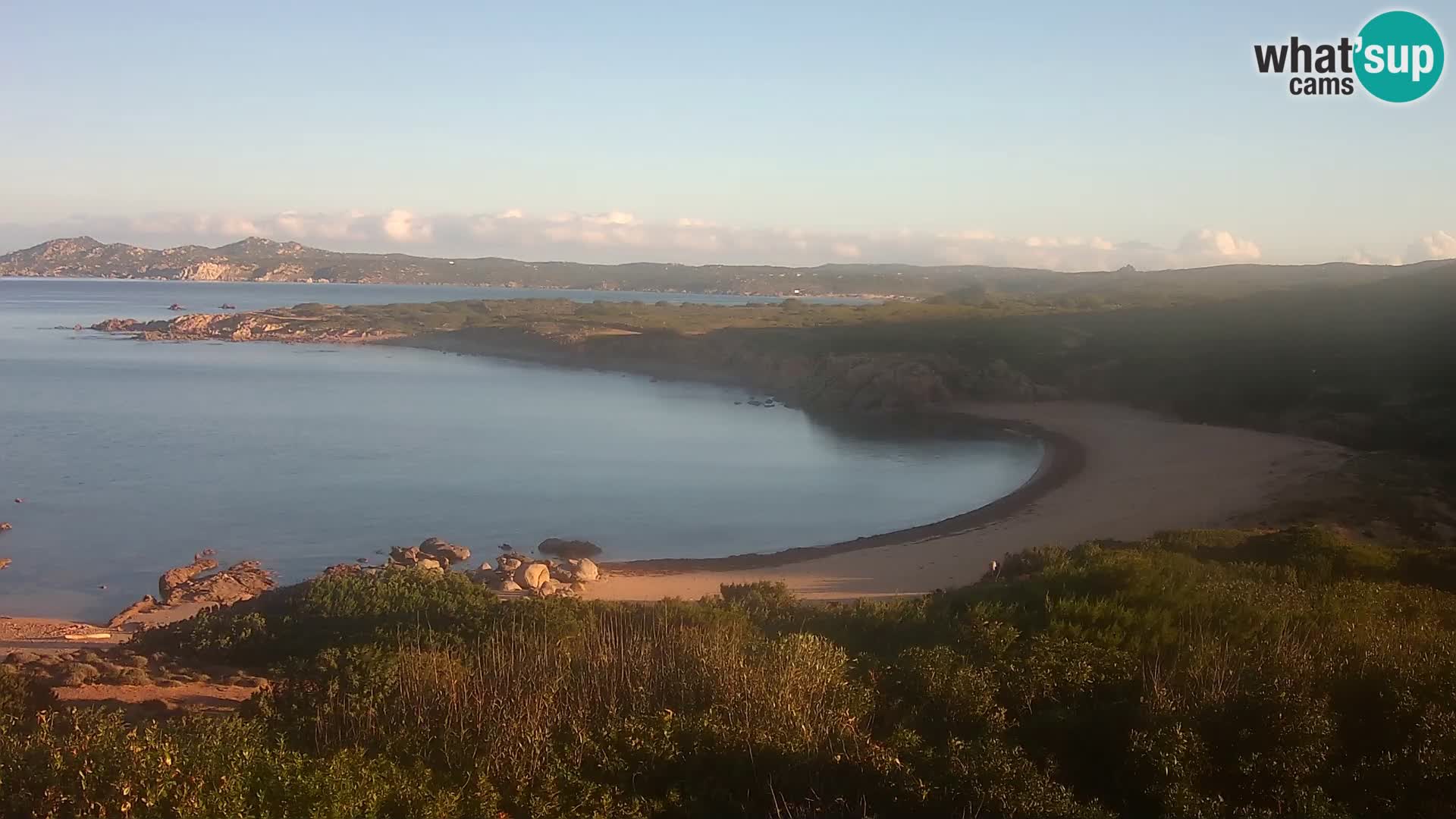 Spletna kamera v živo Plaža Cala Pischina – Aglientu – Sardinija