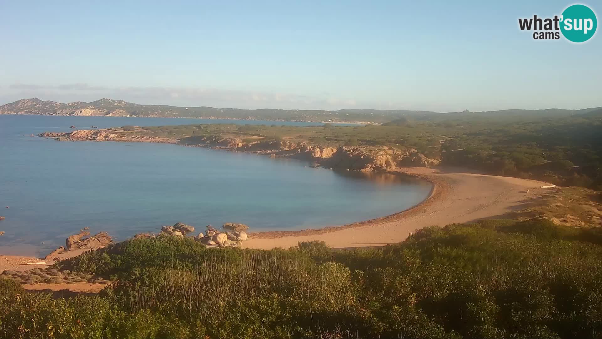 Spletna kamera v živo Plaža Cala Pischina – Aglientu – Sardinija