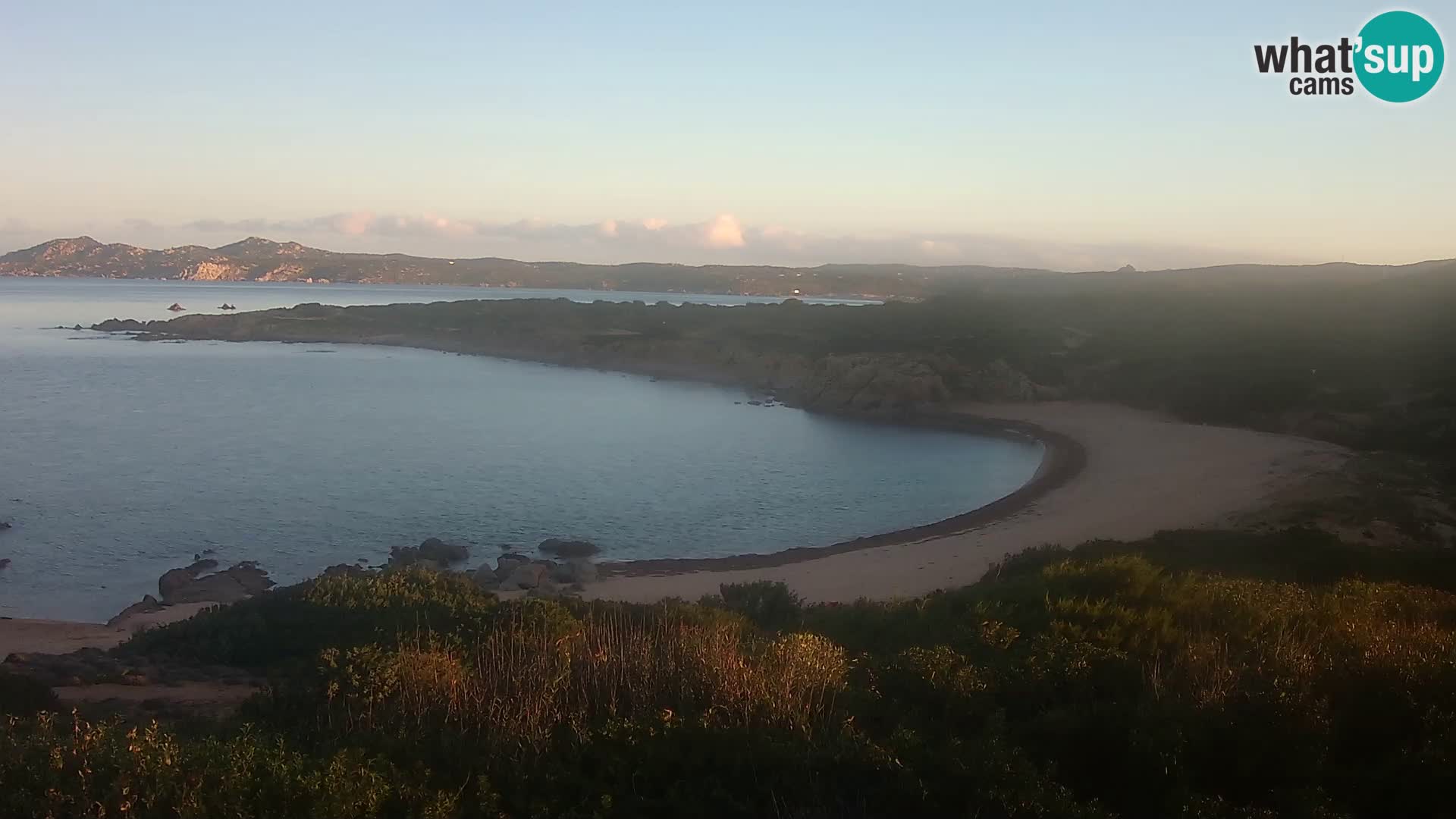 Spletna kamera v živo Plaža Cala Pischina – Aglientu – Sardinija