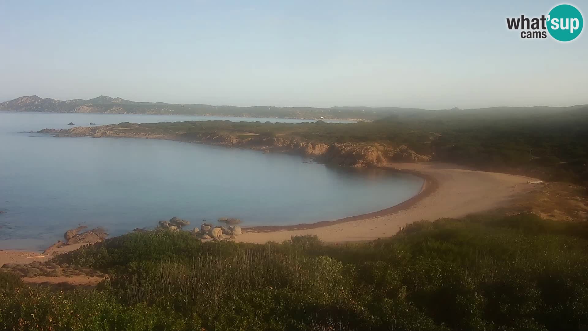 Spletna kamera v živo Plaža Cala Pischina – Aglientu – Sardinija