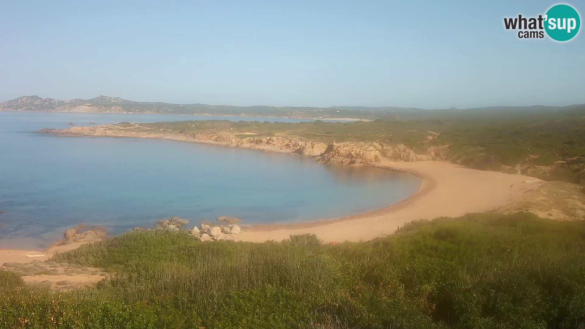 Spletna kamera v živo Plaža Cala Pischina – Aglientu – Sardinija