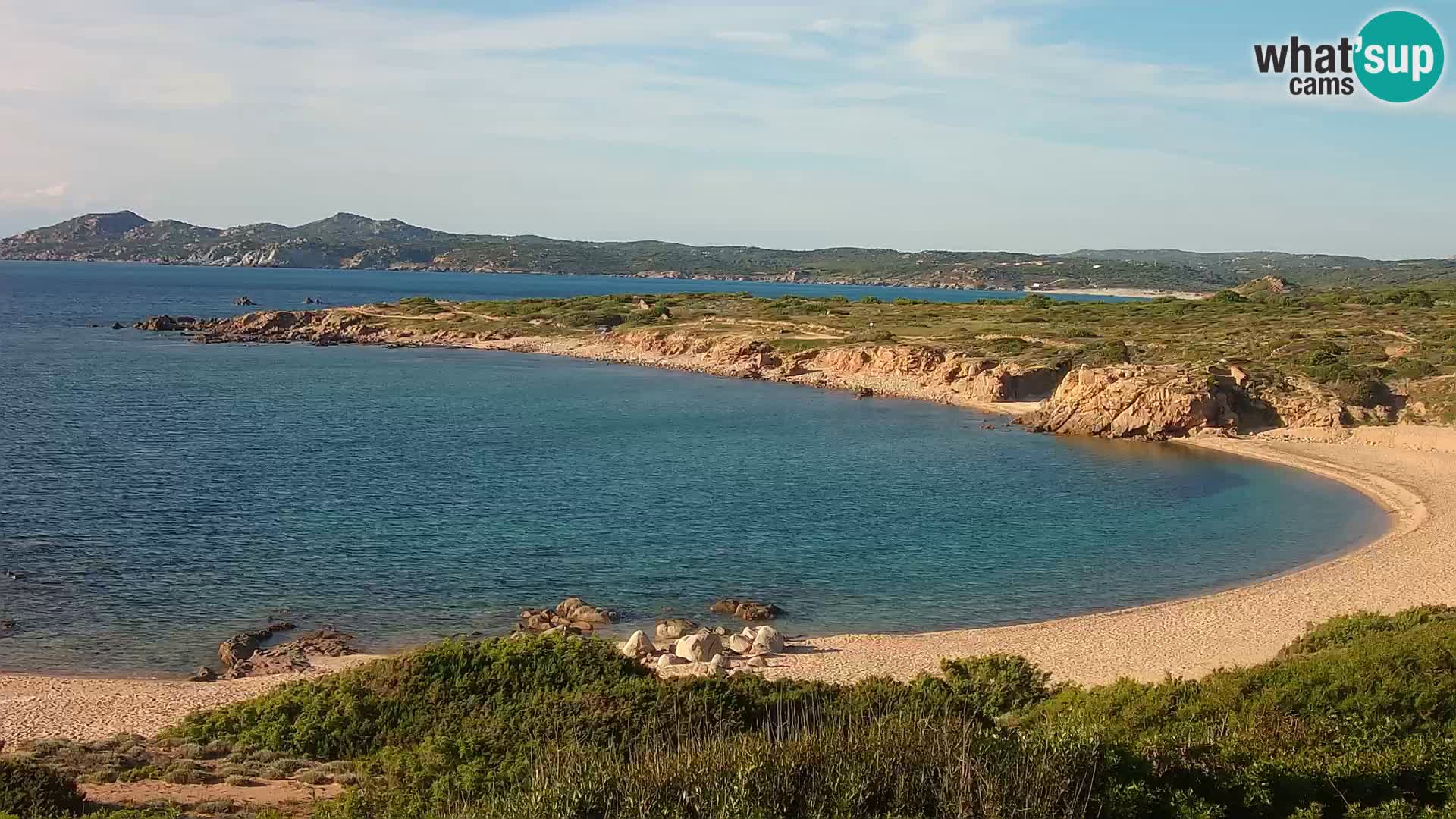 Spletna kamera v živo Plaža Cala Pischina – Aglientu – Sardinija