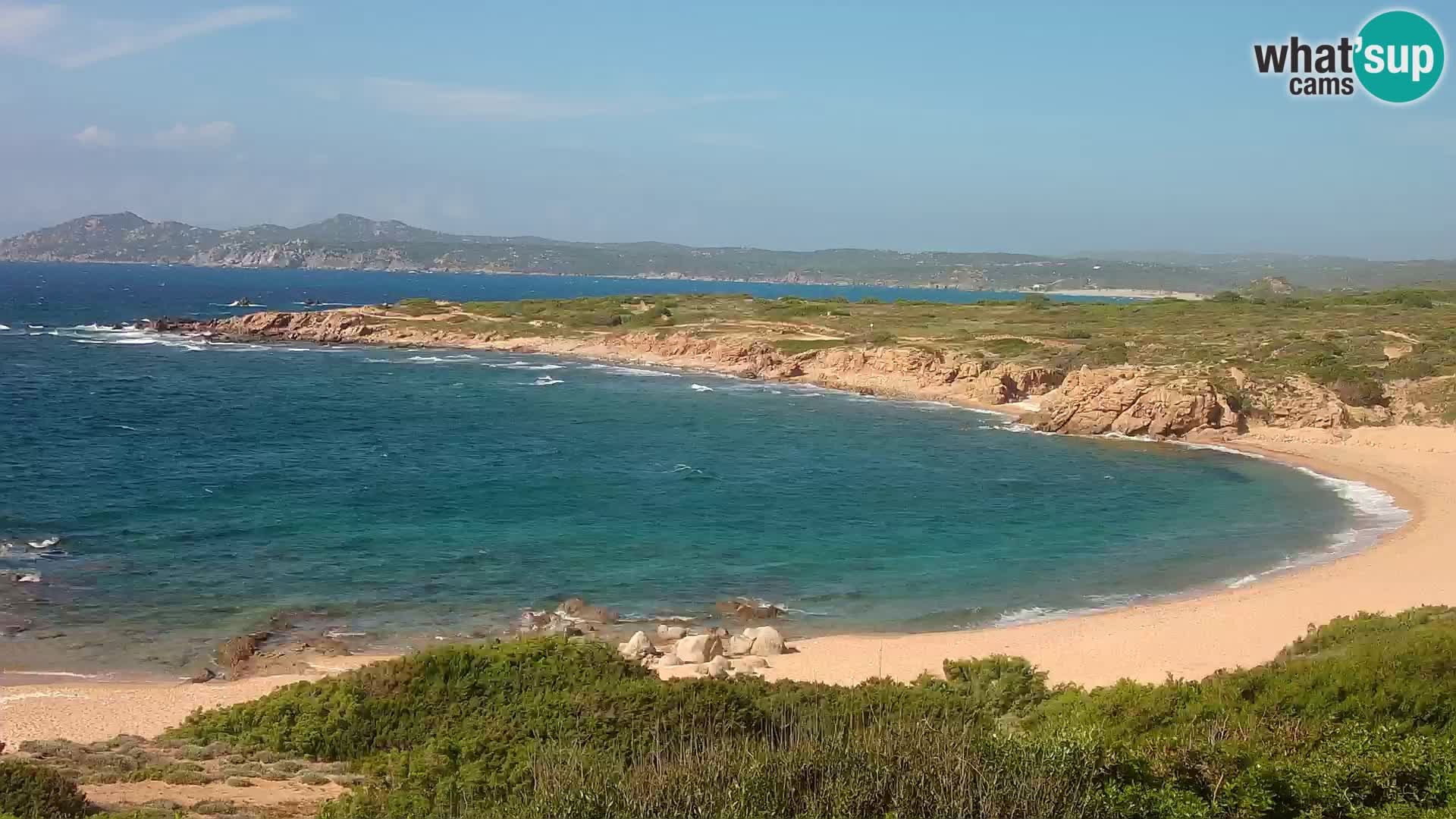 Spletna kamera v živo Plaža Cala Pischina – Aglientu – Sardinija
