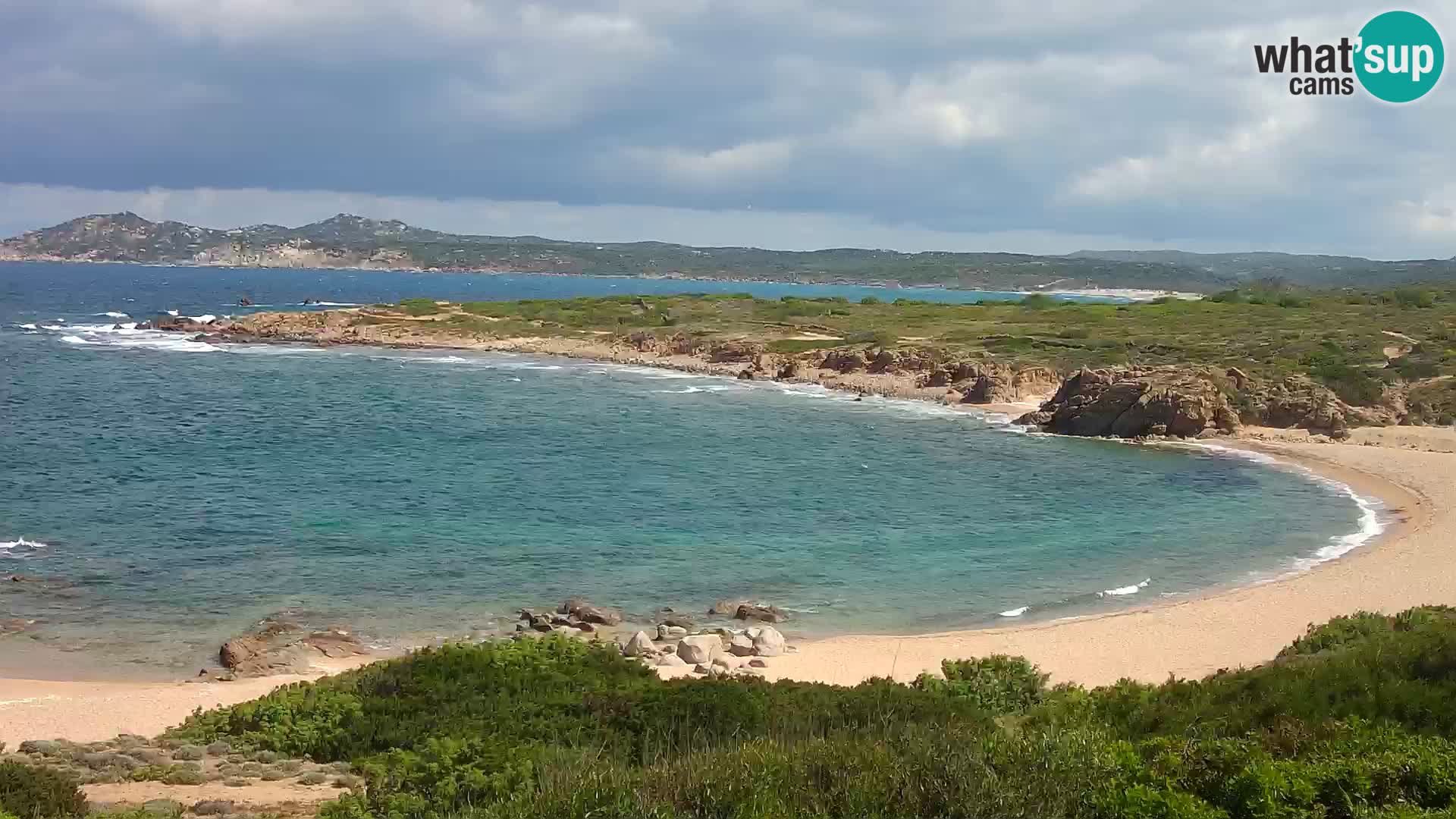 Spletna kamera v živo Plaža Cala Pischina – Aglientu – Sardinija