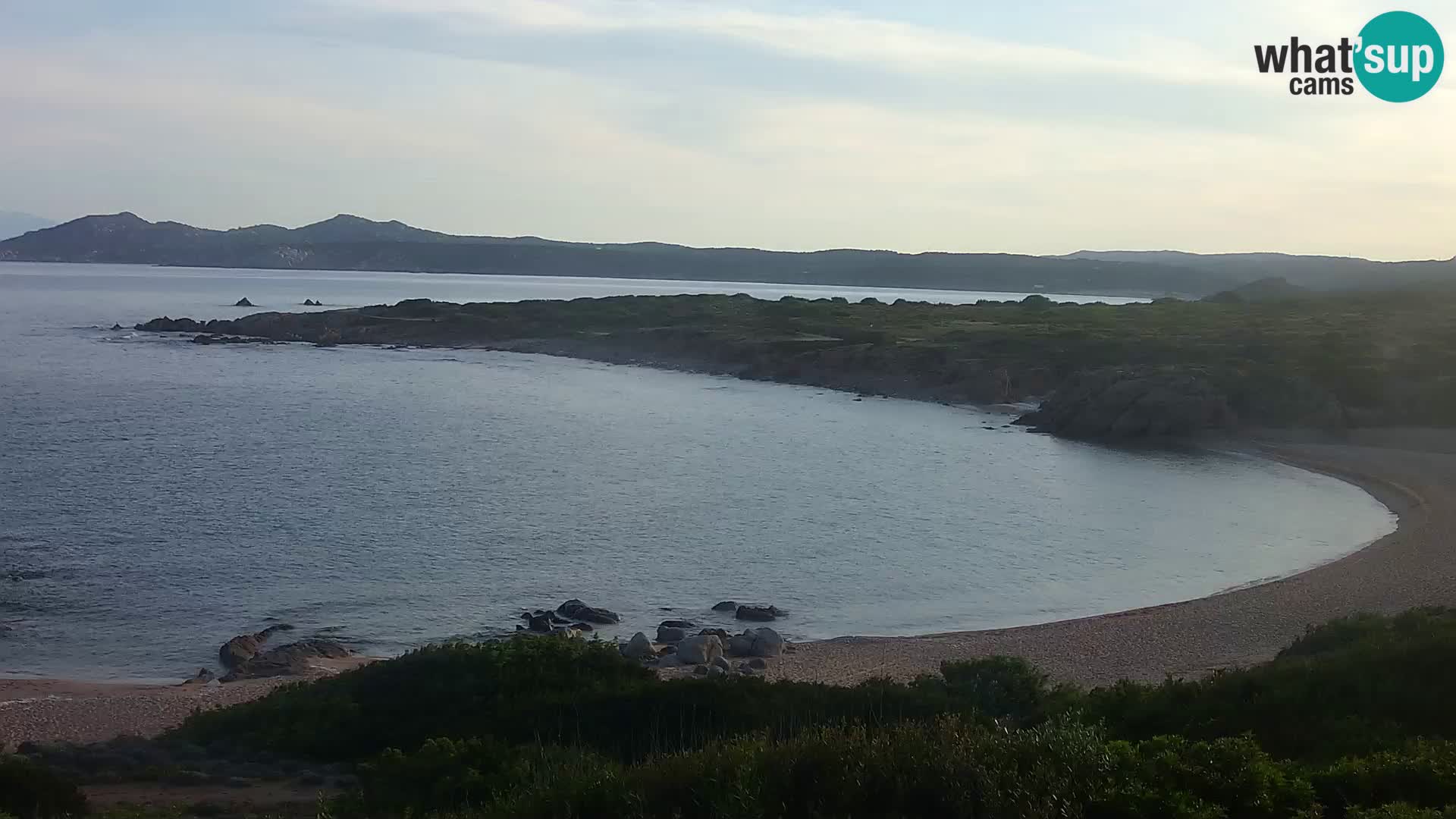 Spletna kamera v živo Plaža Cala Pischina – Aglientu – Sardinija