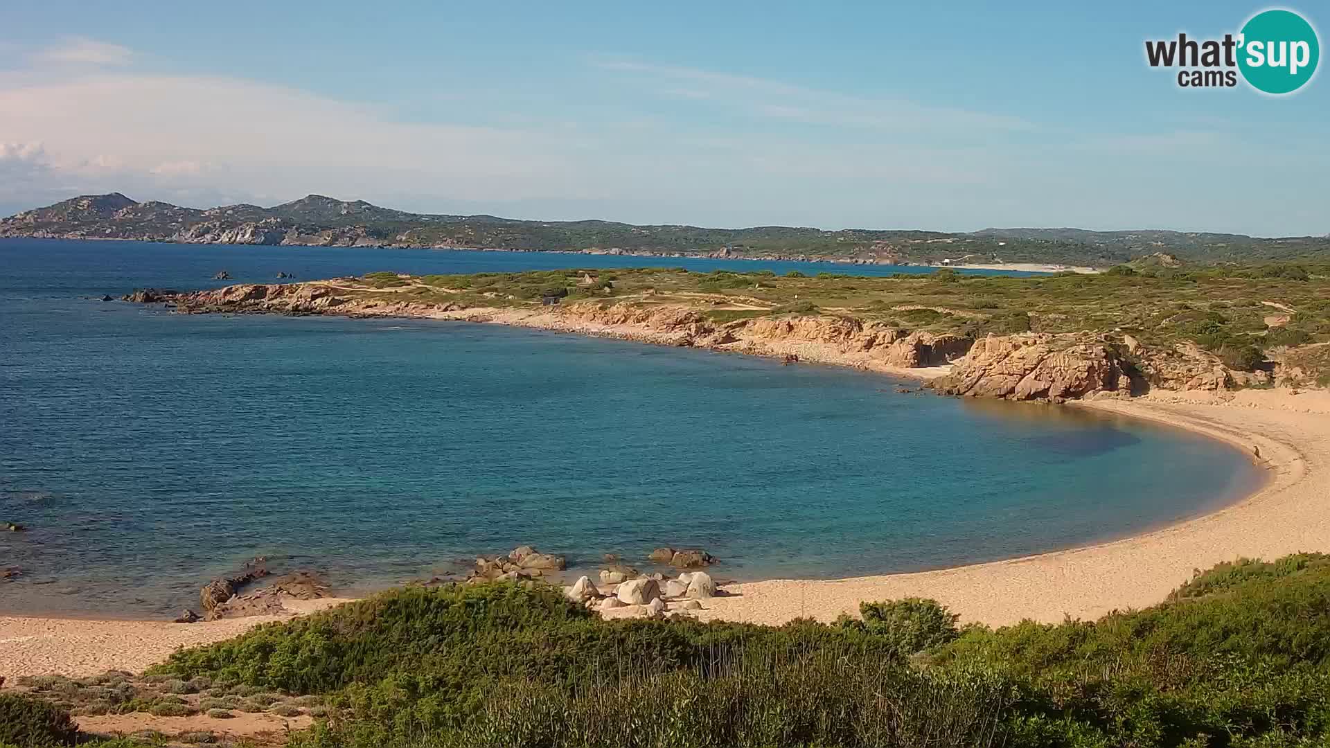 Spletna kamera v živo Plaža Cala Pischina – Aglientu – Sardinija