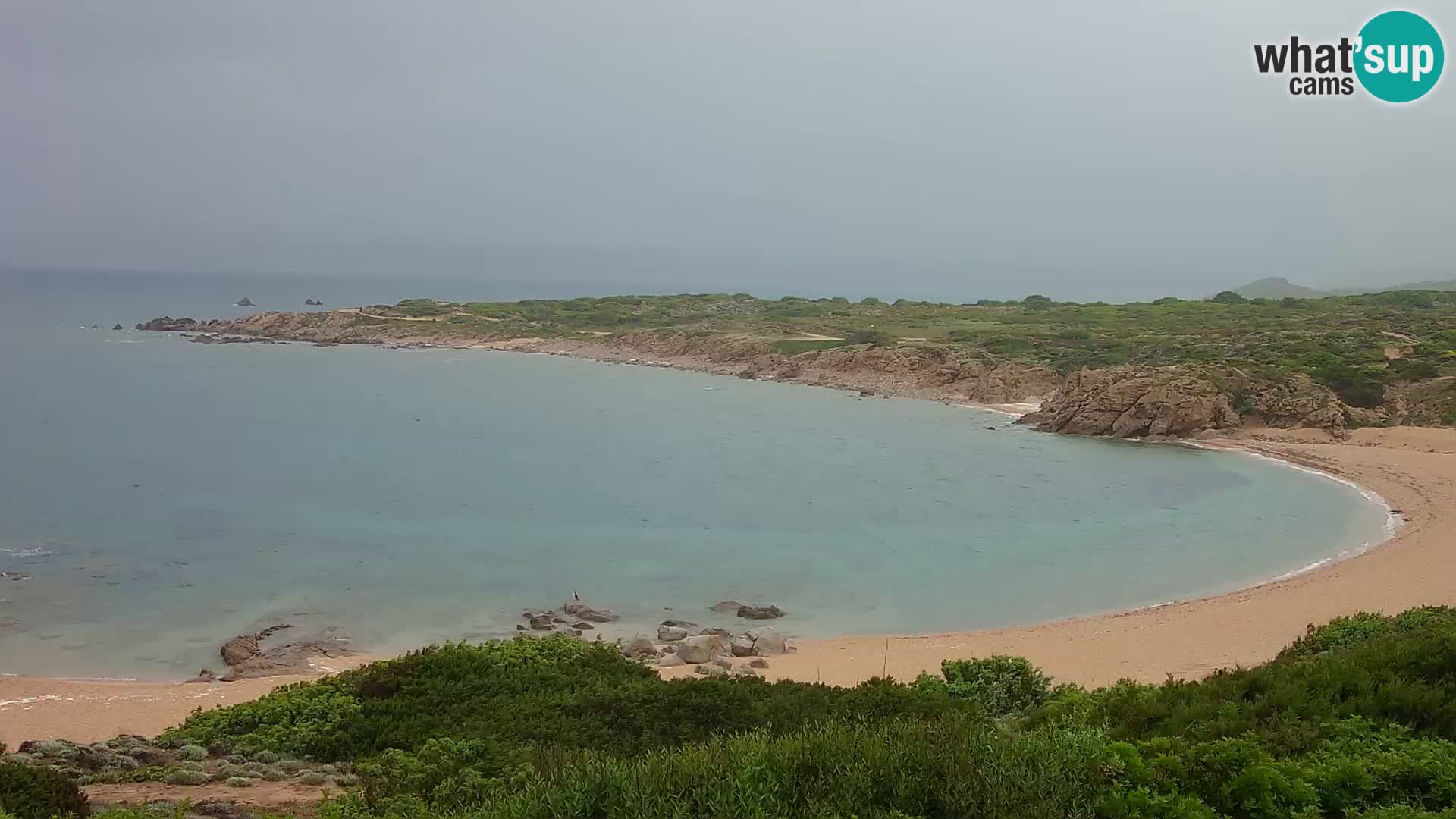 Spletna kamera v živo Plaža Cala Pischina – Aglientu – Sardinija