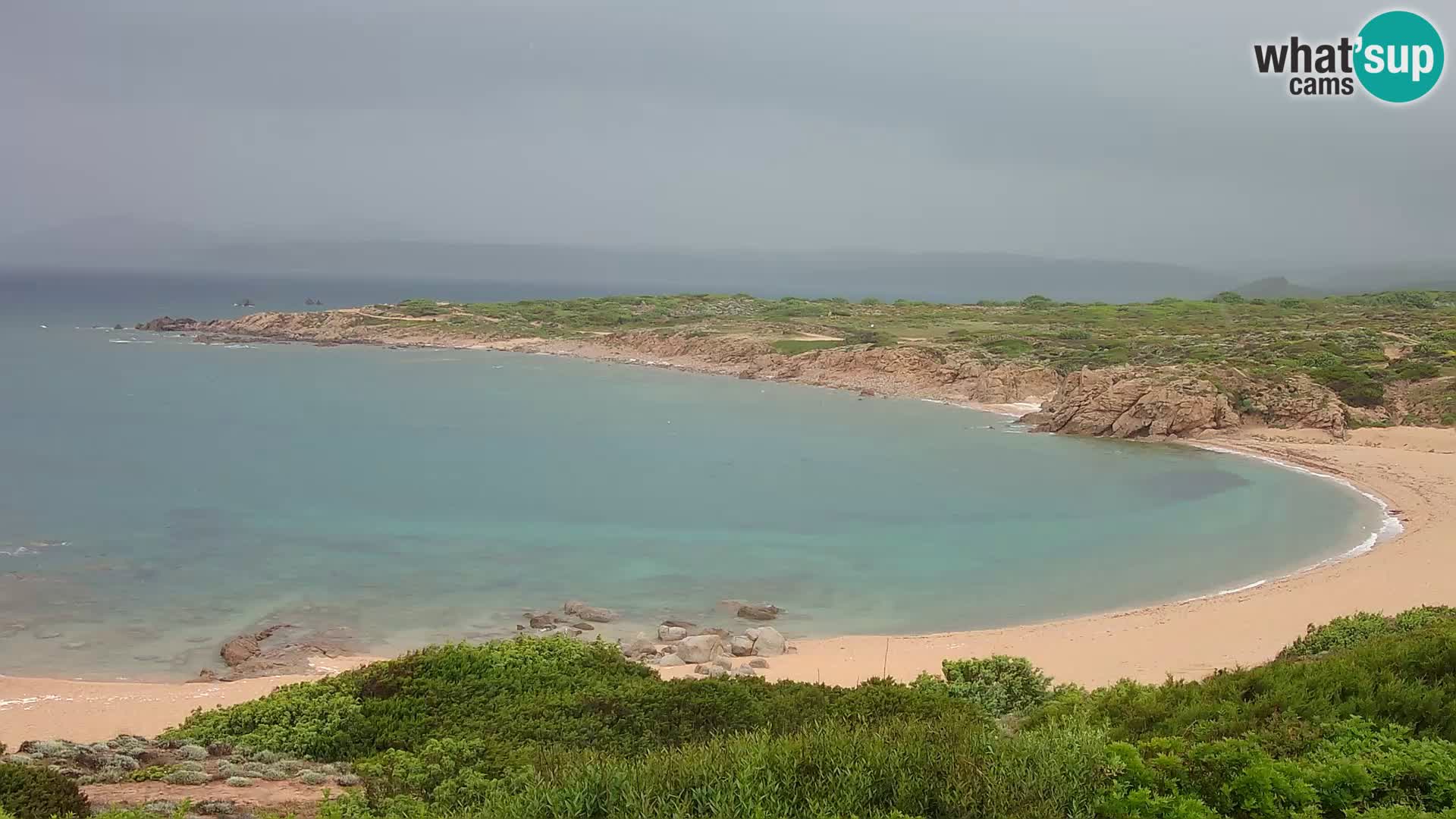 Spletna kamera v živo Plaža Cala Pischina – Aglientu – Sardinija