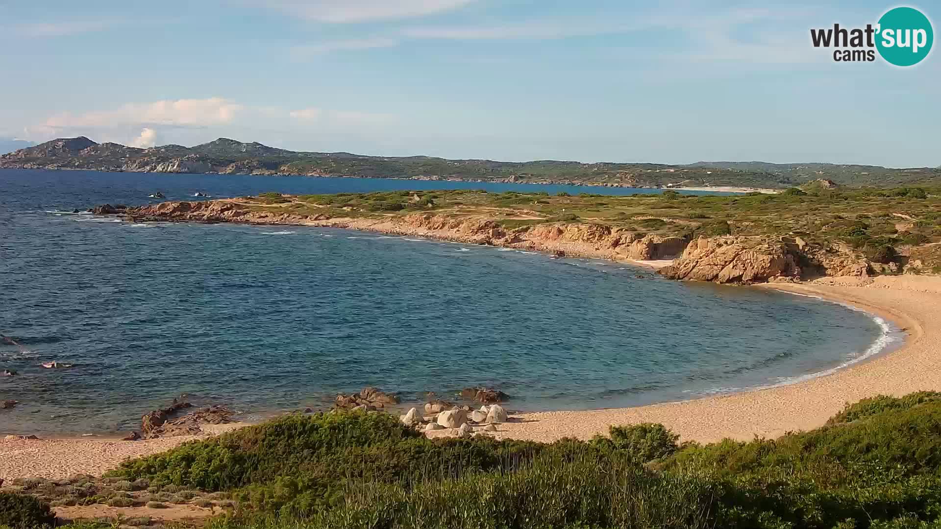 Spletna kamera v živo Plaža Cala Pischina – Aglientu – Sardinija