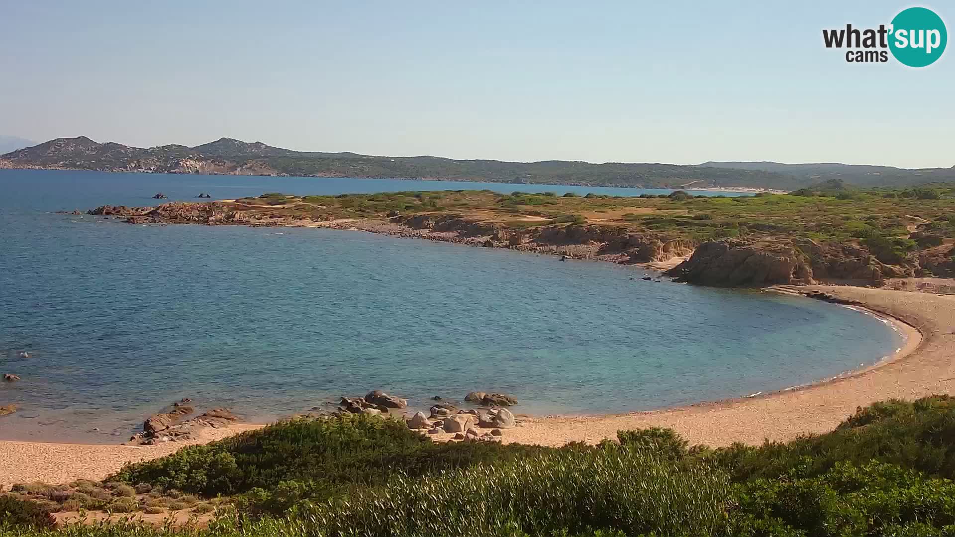 Spletna kamera v živo Plaža Cala Pischina – Aglientu – Sardinija