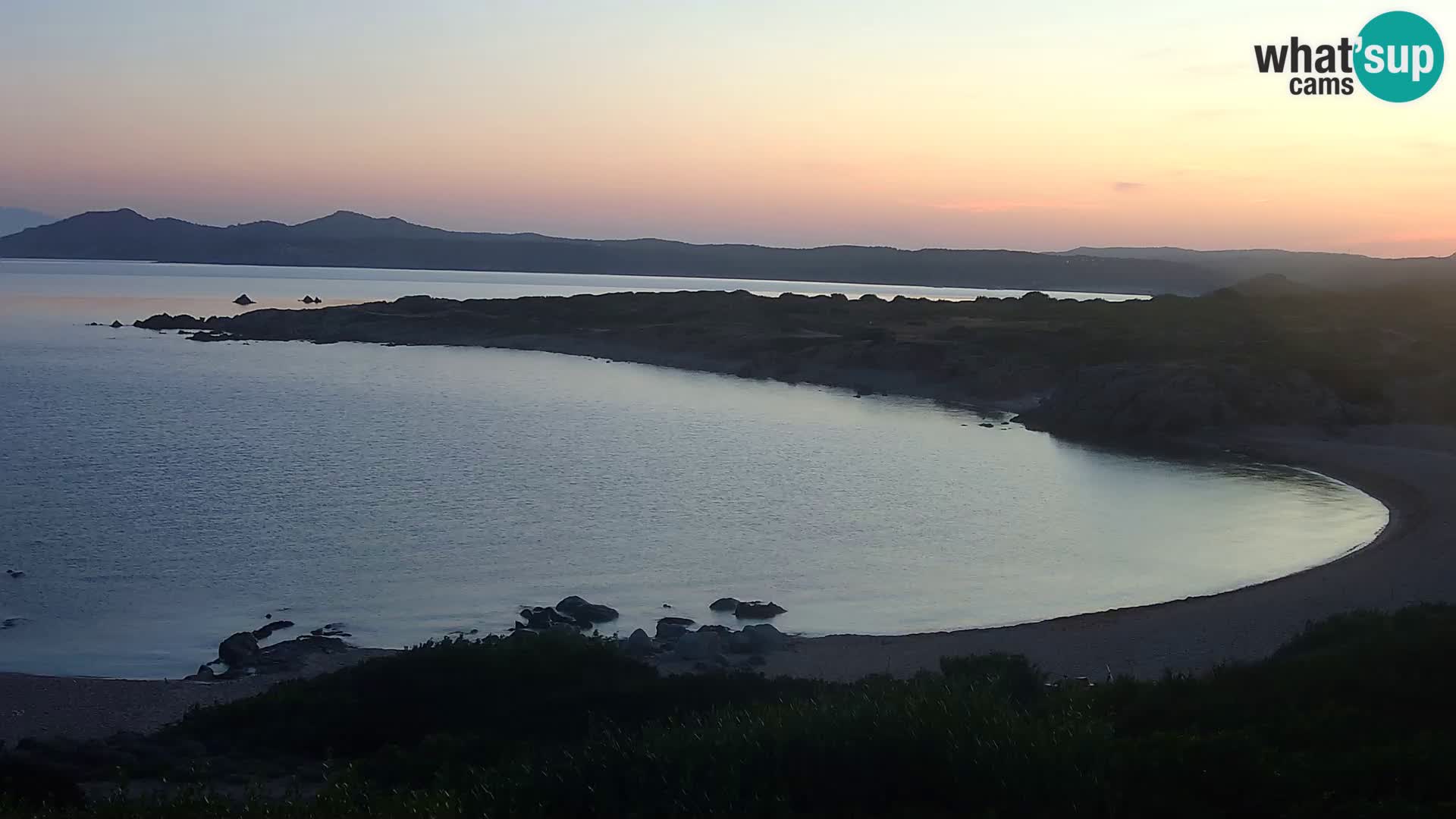 Spletna kamera v živo Plaža Cala Pischina – Aglientu – Sardinija
