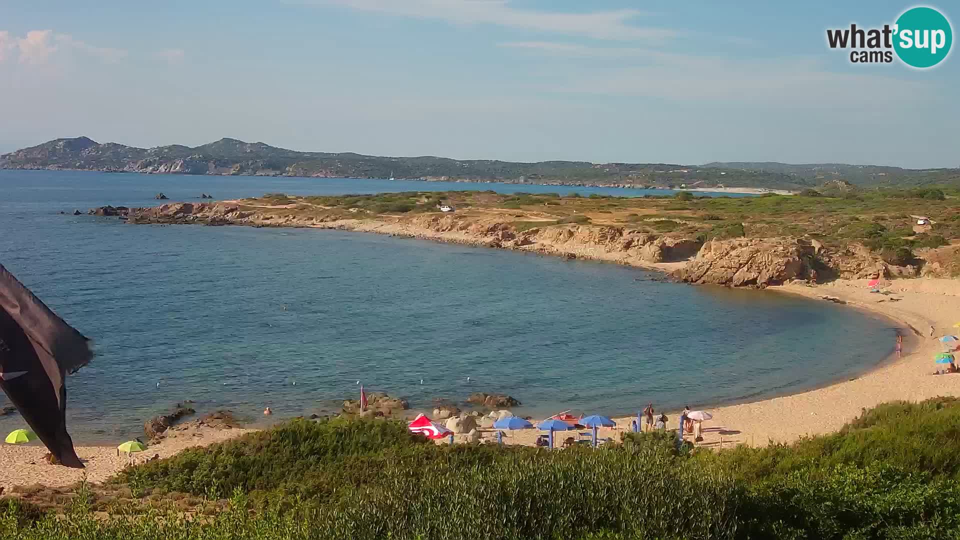 Spletna kamera v živo Plaža Cala Pischina – Aglientu – Sardinija