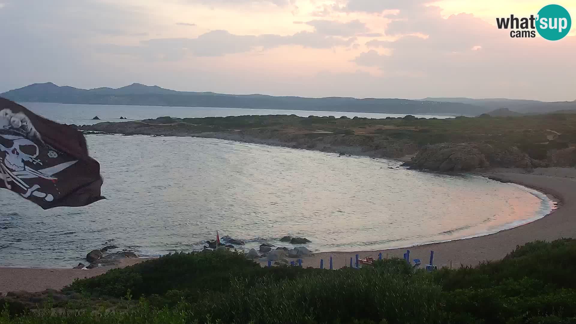 Spletna kamera v živo Plaža Cala Pischina – Aglientu – Sardinija