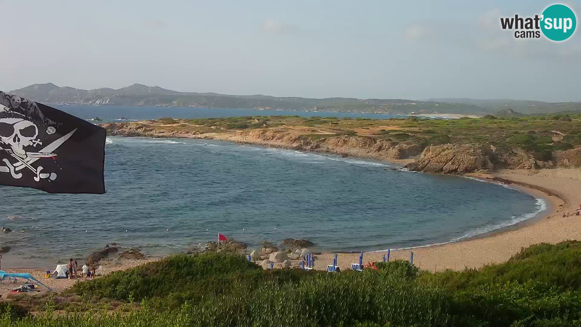 Spletna kamera v živo Plaža Cala Pischina – Aglientu – Sardinija