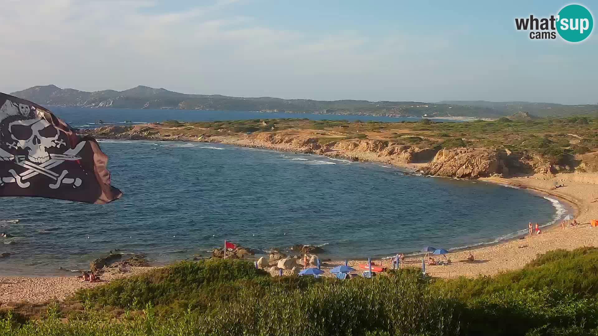 Spletna kamera v živo Plaža Cala Pischina – Aglientu – Sardinija