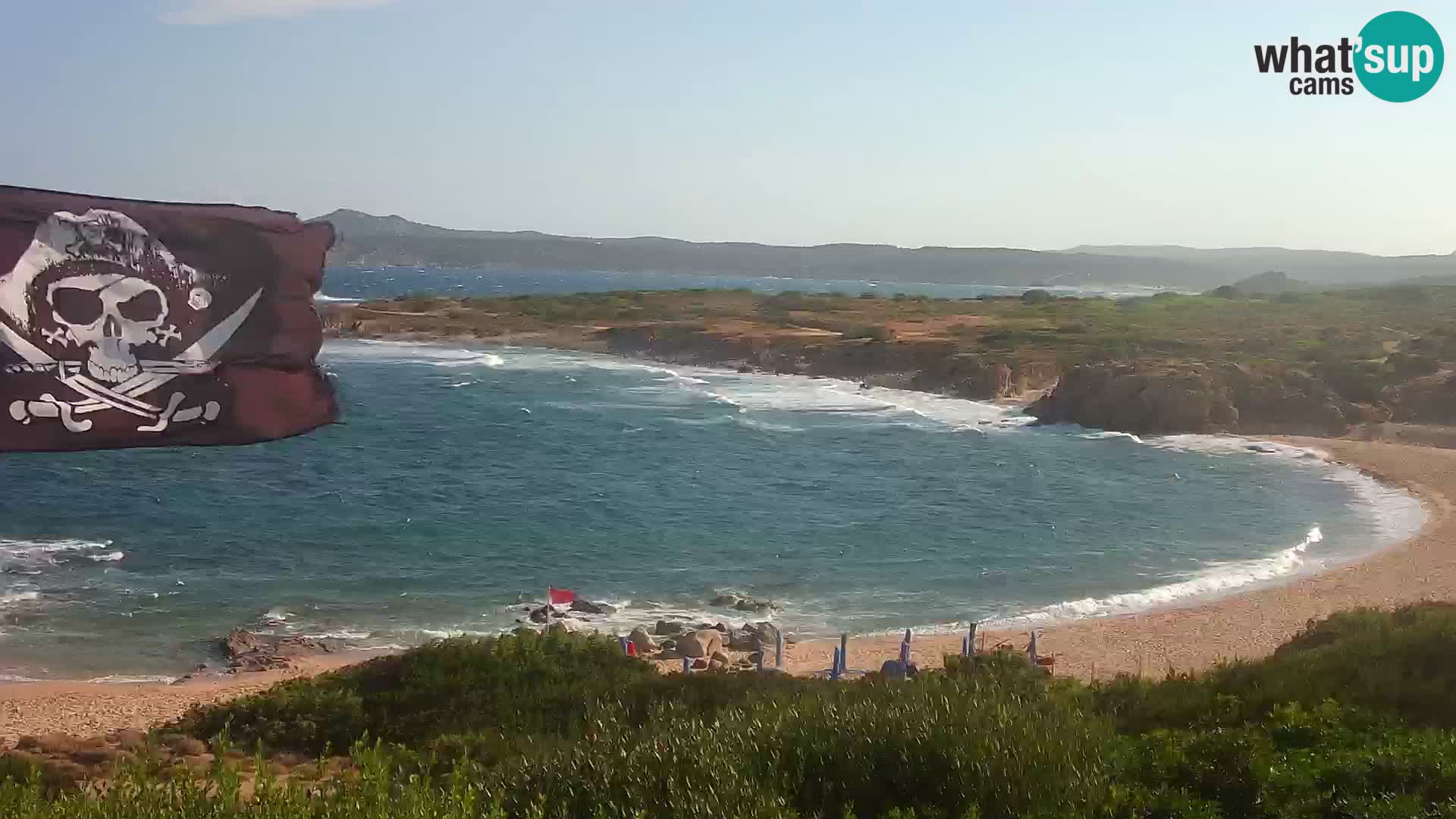 Spletna kamera v živo Plaža Cala Pischina – Aglientu – Sardinija