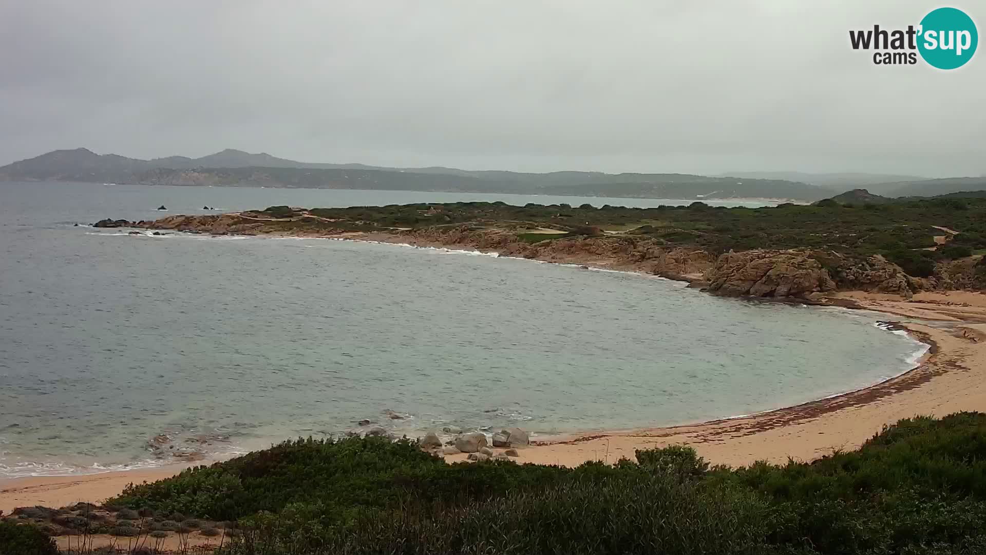 Spletna kamera v živo Plaža Cala Pischina – Aglientu – Sardinija