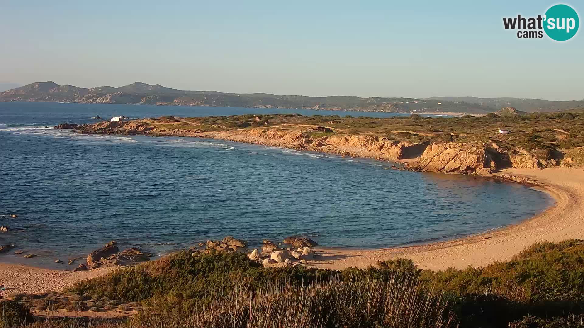 Web kamera uživo Cala Pischina plaža – Aglientu – Sardinija