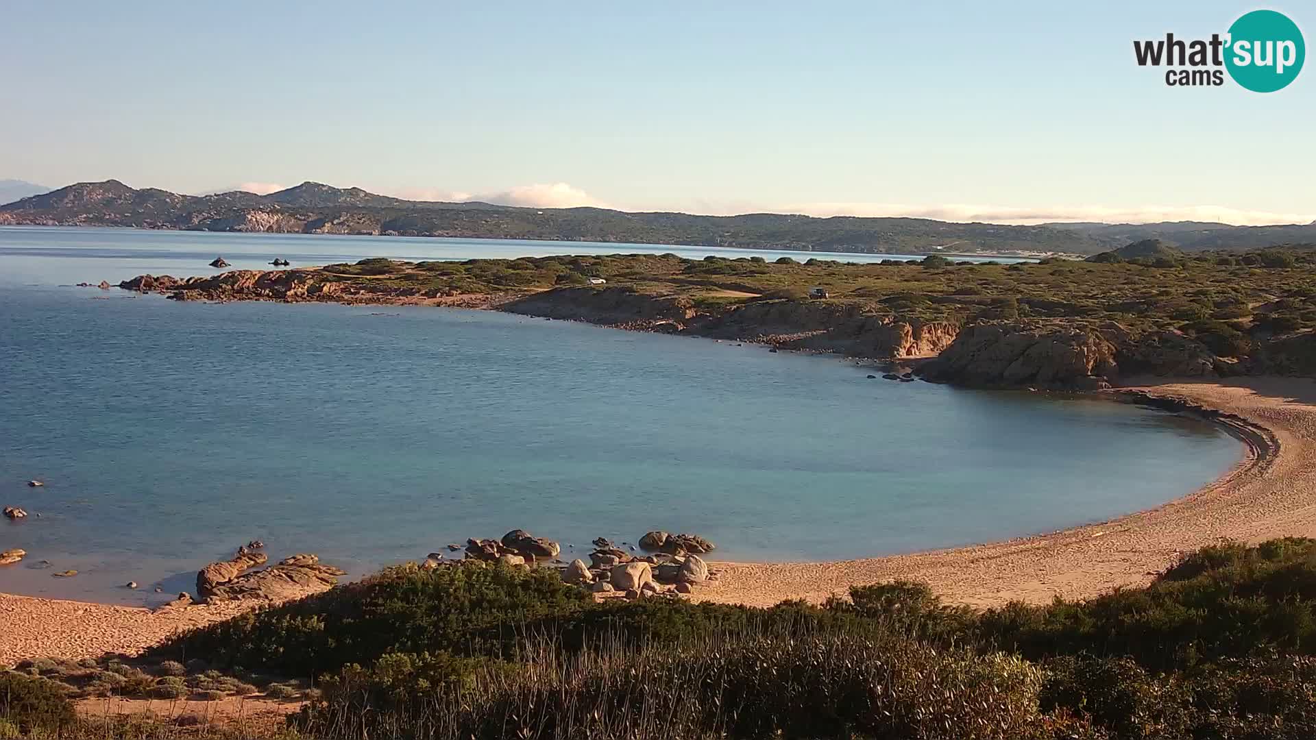Spletna kamera v živo Plaža Cala Pischina – Aglientu – Sardinija