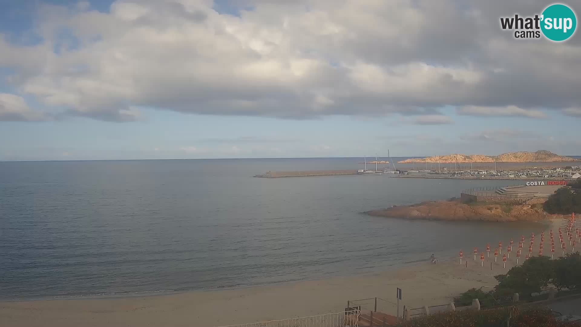Webcam della spiaggia di Isola Rossa – Vista in diretta della meravigliosa costa della Sardegna