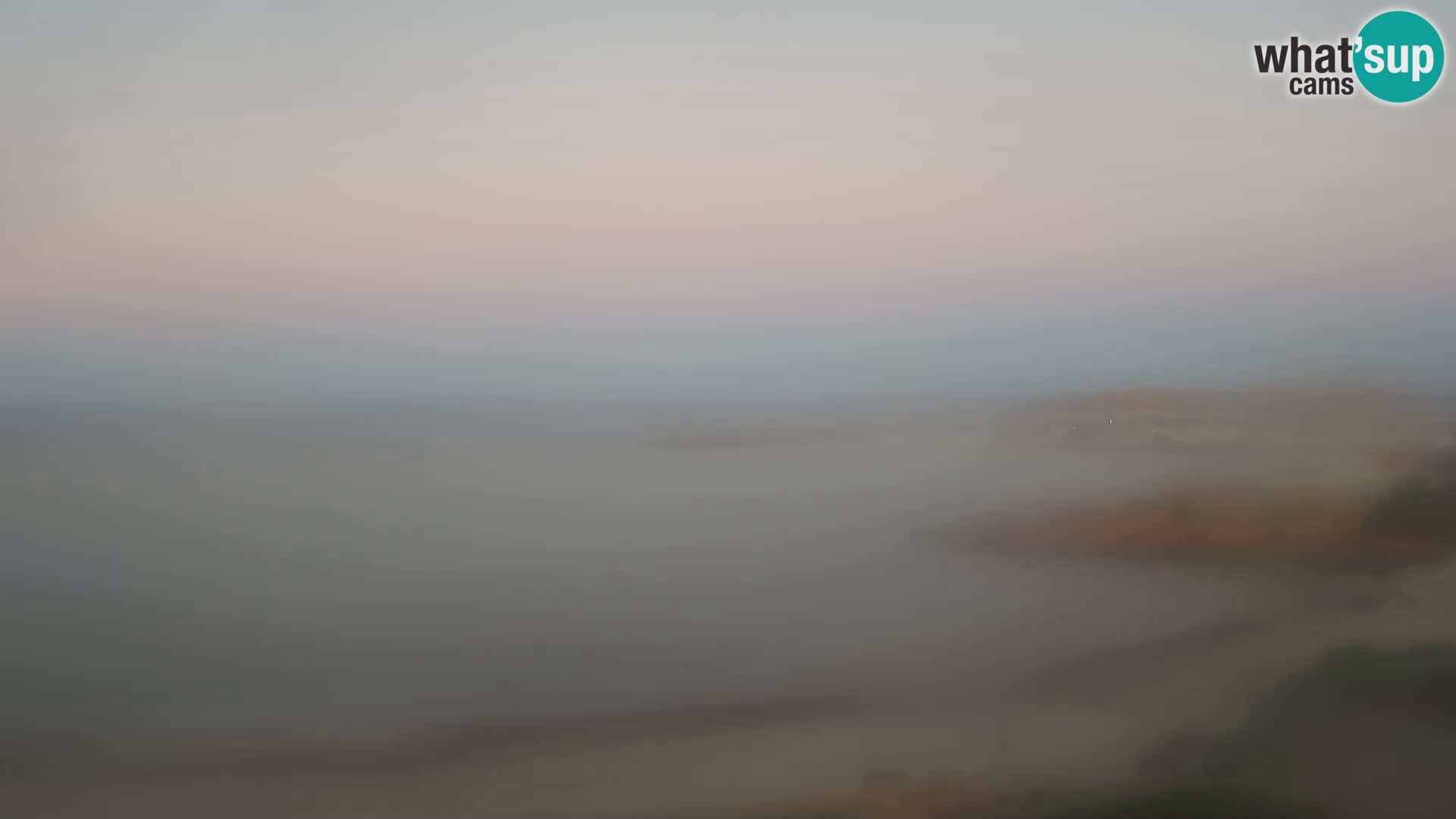 Webcam della spiaggia di Isola Rossa – Vista in diretta della meravigliosa costa della Sardegna