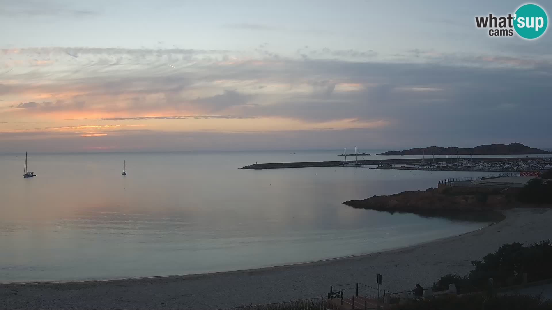 Webcam della spiaggia di Isola Rossa – Vista in diretta della meravigliosa costa della Sardegna