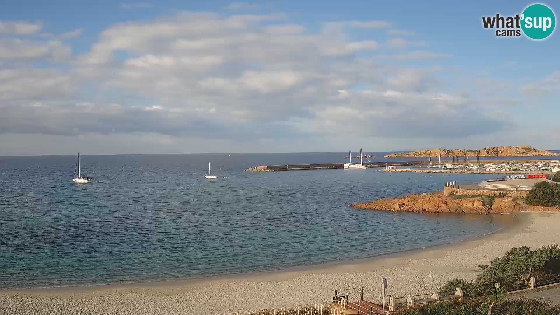 Webcam della spiaggia di Isola Rossa – Vista in diretta della meravigliosa costa della Sardegna