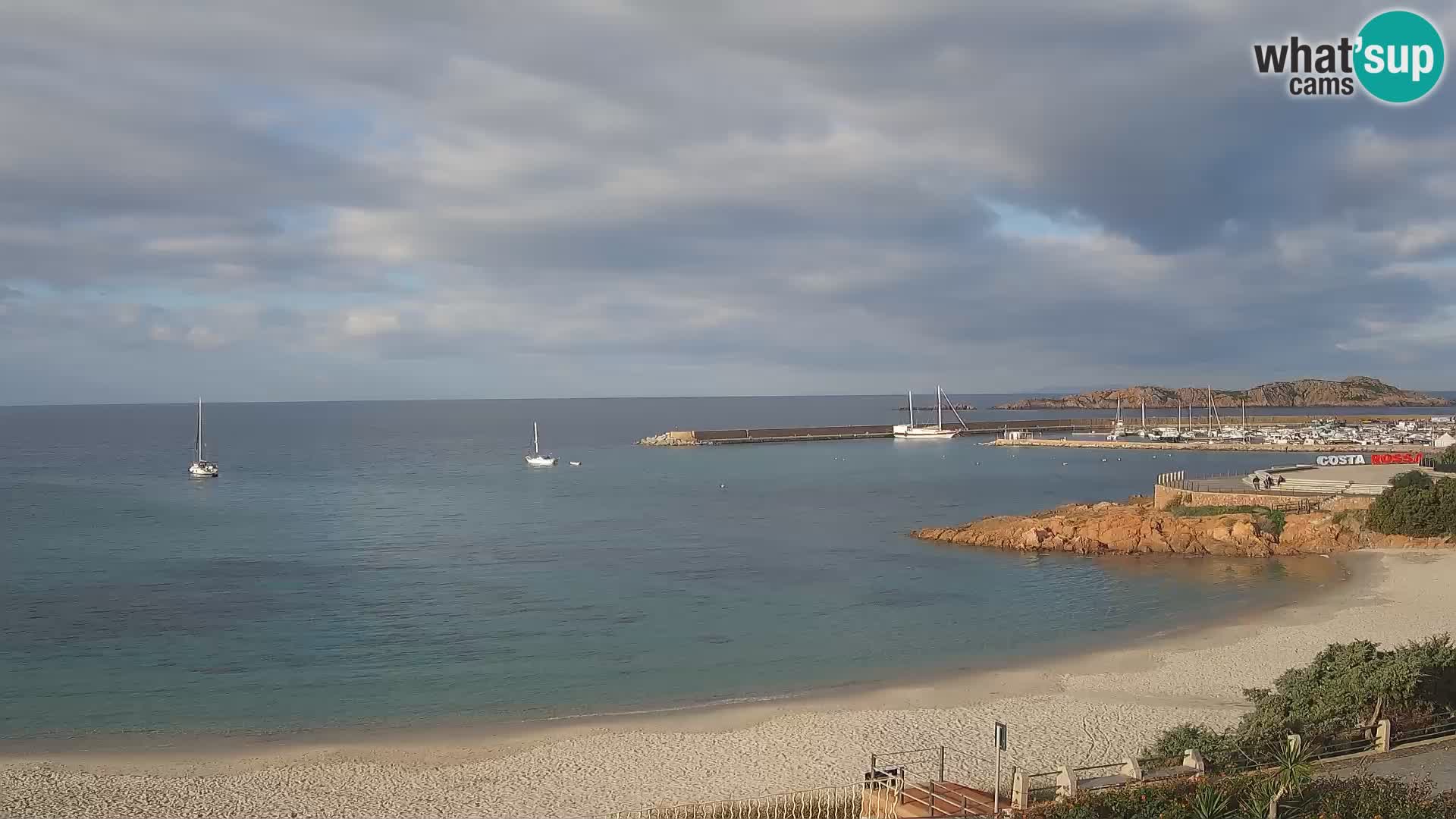 Webcam della spiaggia di Isola Rossa – Vista in diretta della meravigliosa costa della Sardegna