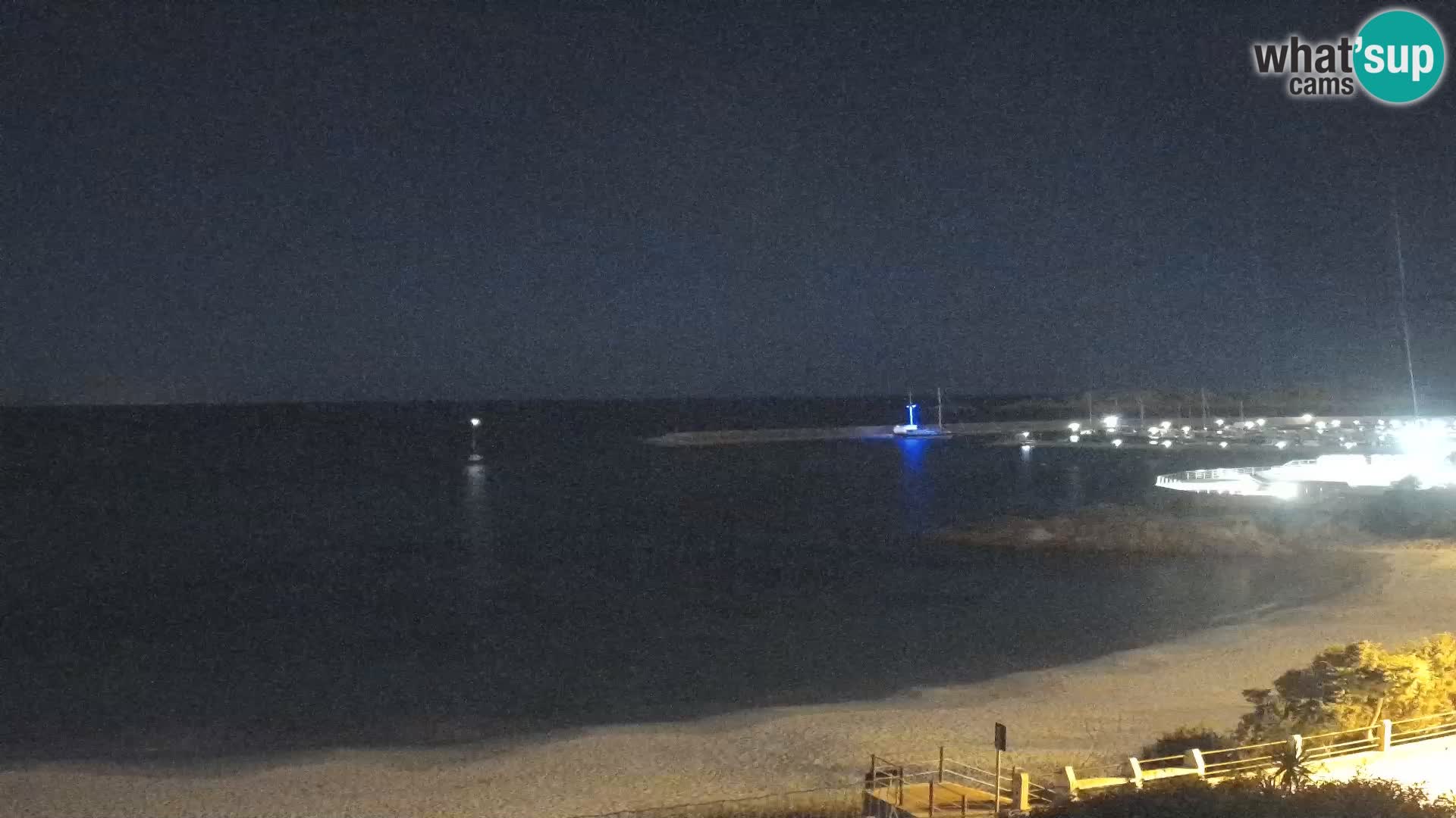 Webcam della spiaggia di Isola Rossa – Vista in diretta della meravigliosa costa della Sardegna