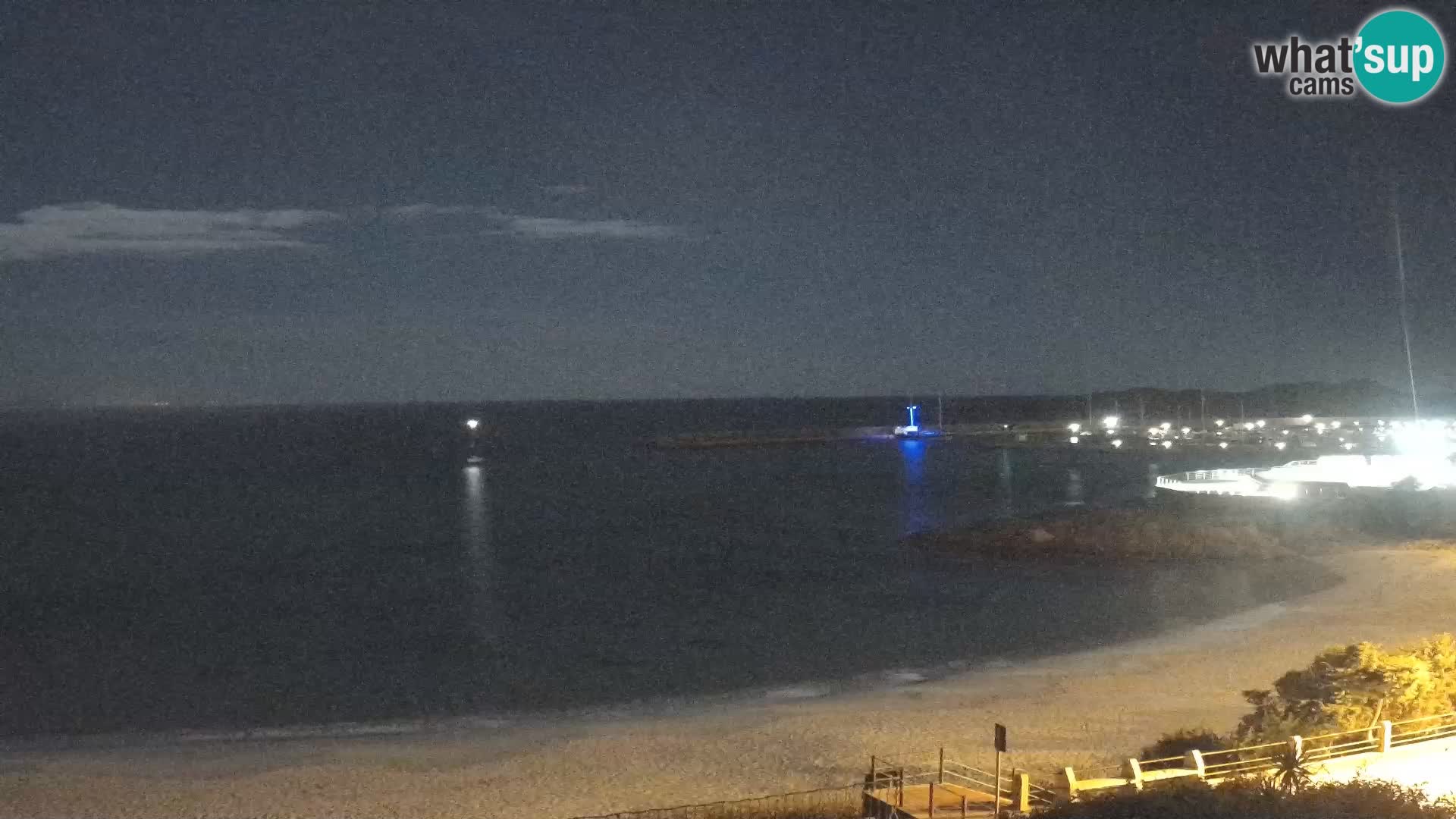 Webcam della spiaggia di Isola Rossa – Vista in diretta della meravigliosa costa della Sardegna